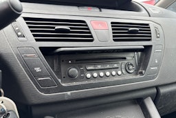 Punainen Citroën Grand C4 Picasso 2012 kuva 20.