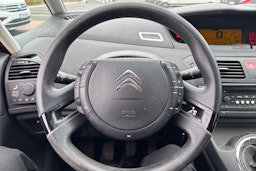 Punainen Citroën Grand C4 Picasso 2012 kuva 21.