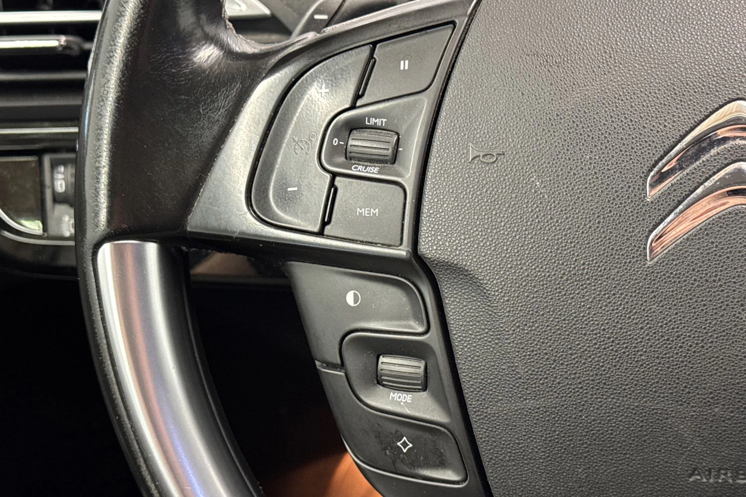 valkoinen Citroën Grand C4 Picasso 2015 kuva 11.