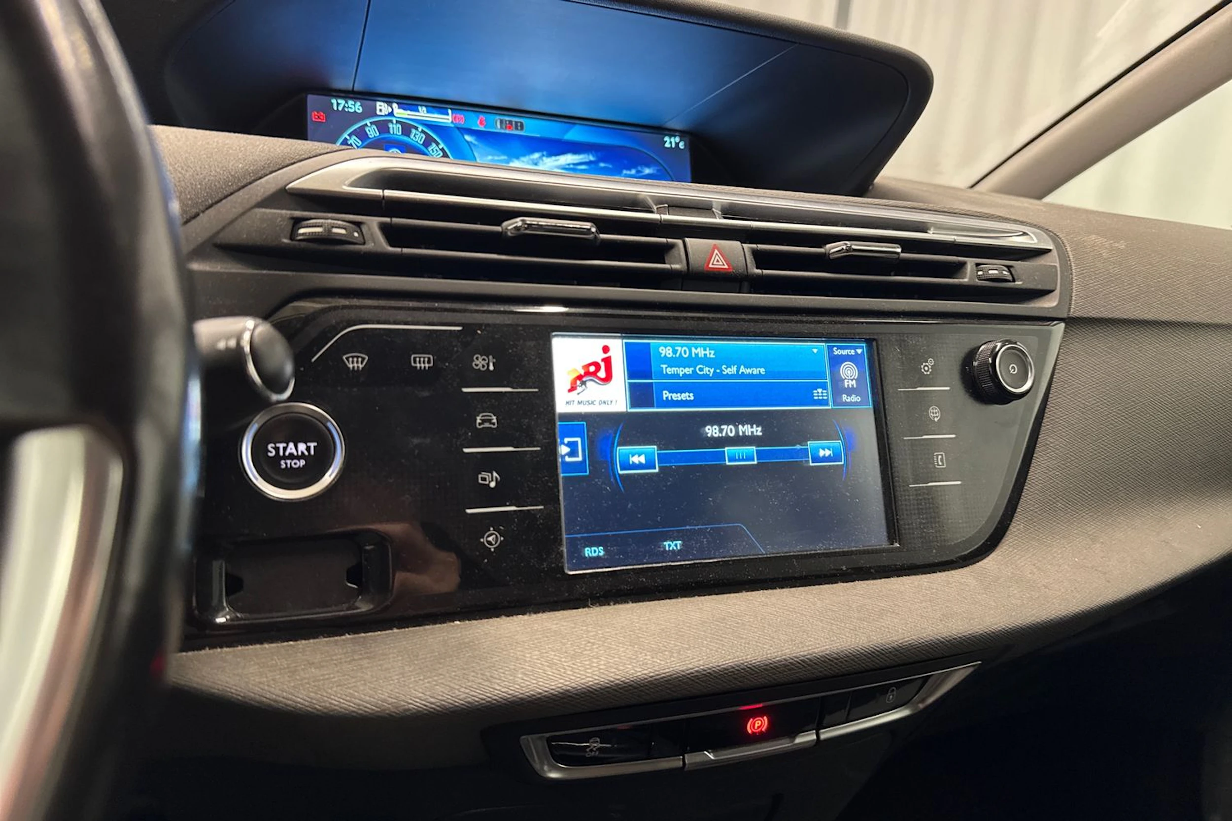 valkoinen Citroën Grand C4 Picasso 2015 kuva 13.