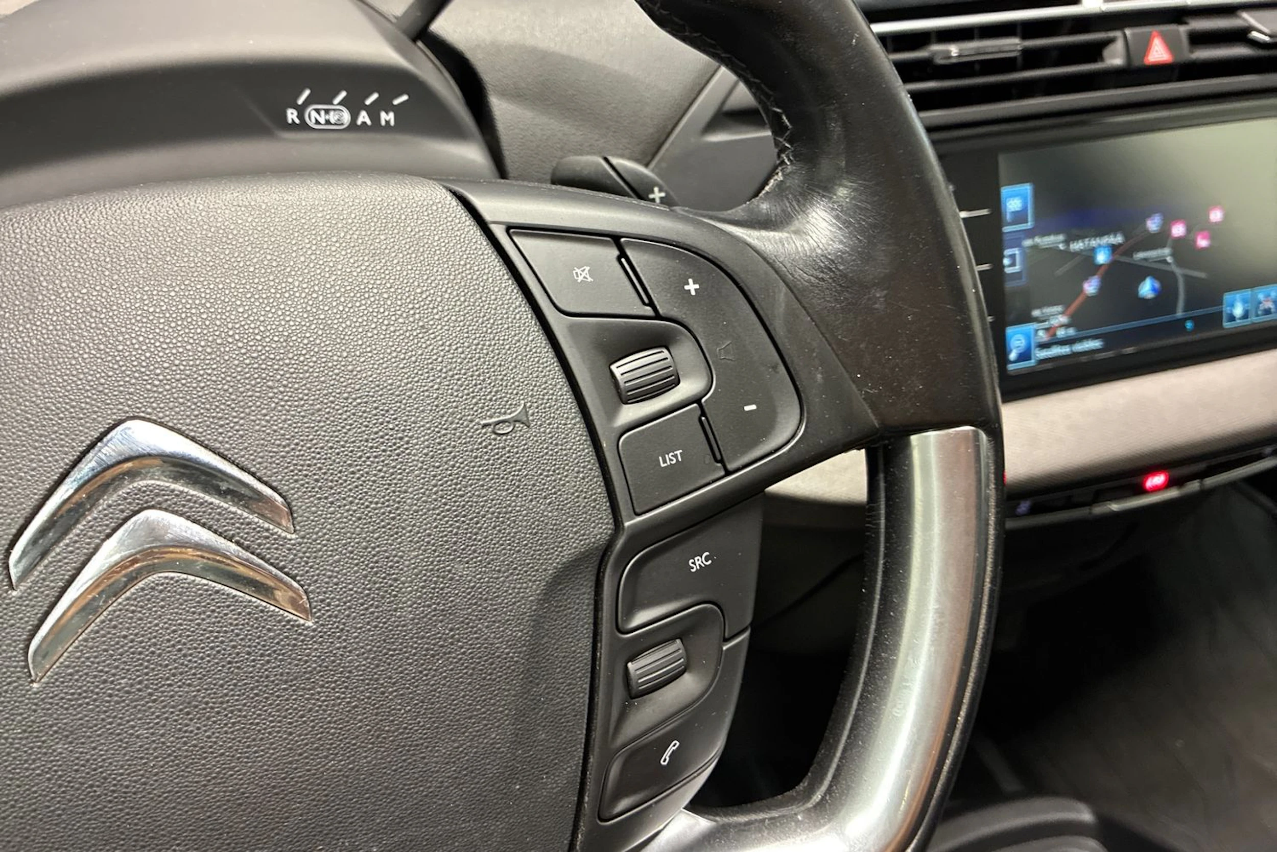 valkoinen Citroën Grand C4 Picasso 2015 kuva 15.