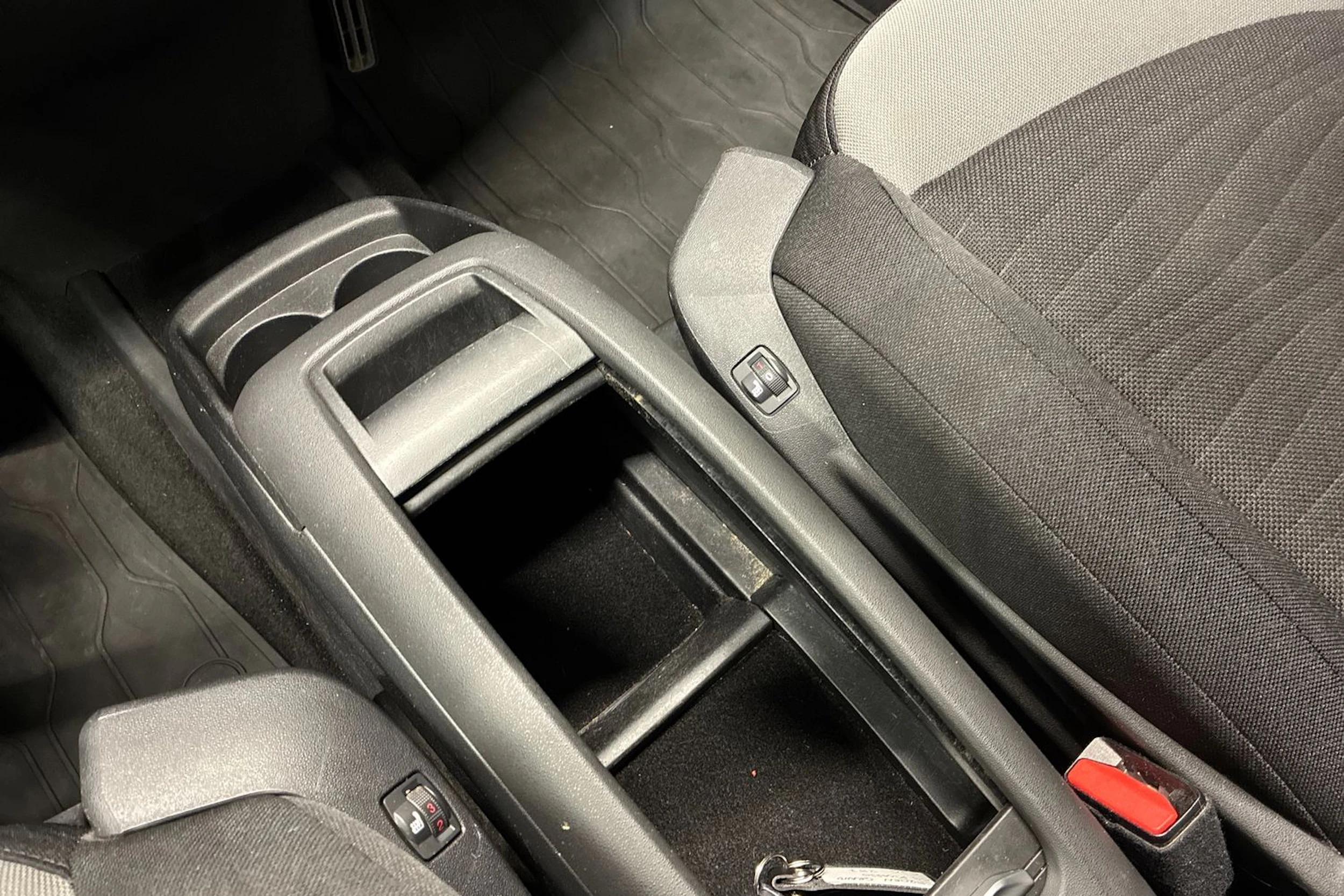 valkoinen Citroën Grand C4 Picasso 2015 kuva 18.