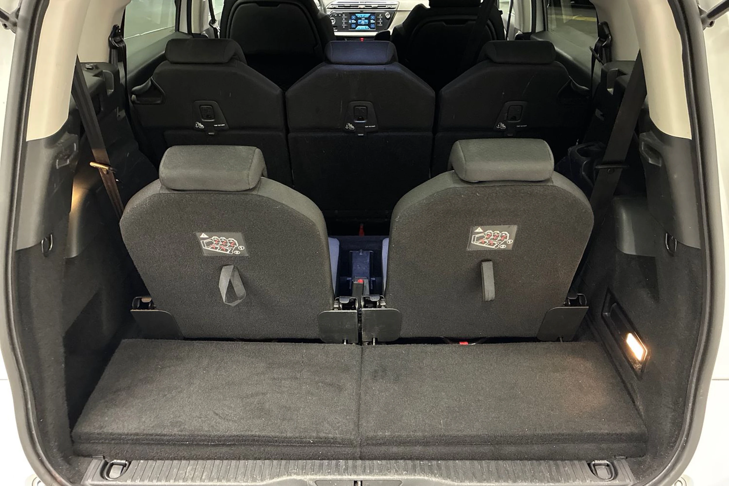 valkoinen Citroën Grand C4 Picasso 2015 kuva 25.