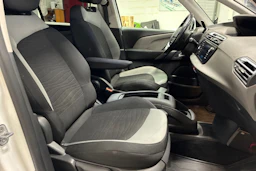valkoinen Citroën Grand C4 Picasso 2015 kuva 28.