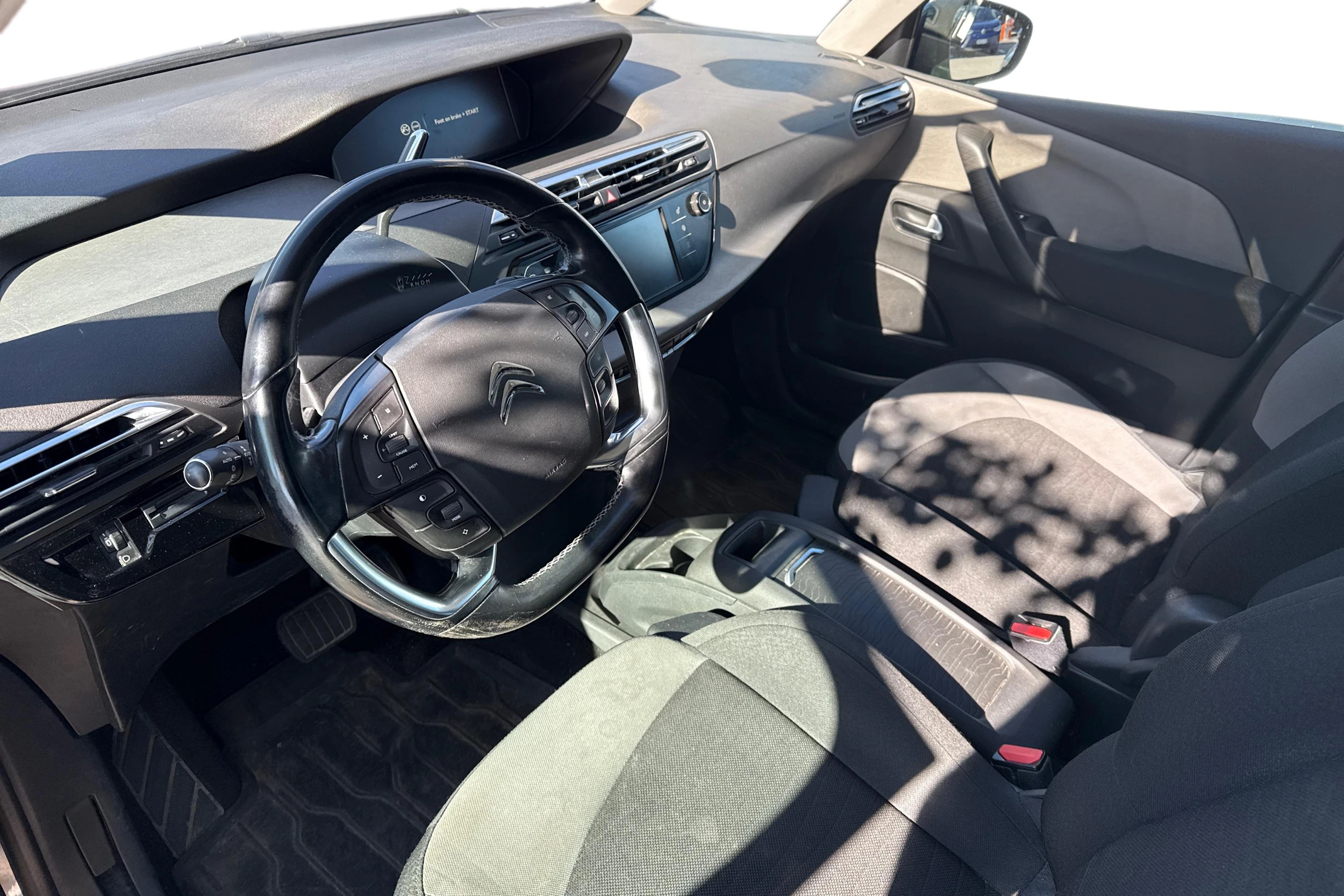 harmaa Citroën Grand C4 Picasso 2016 kuva 3.