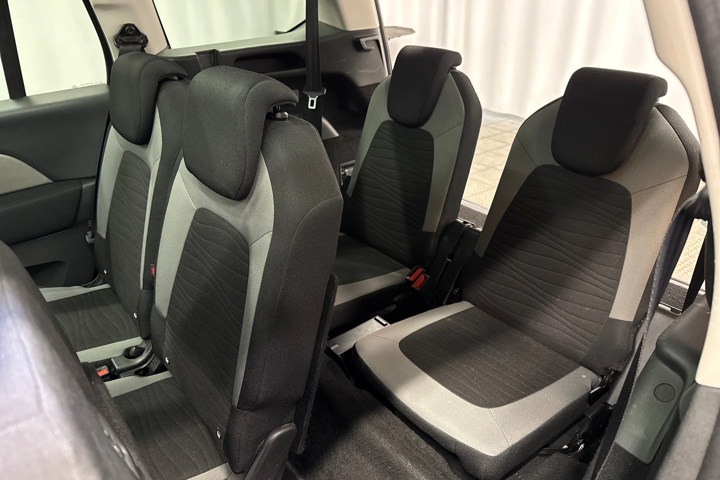 harmaa Citroën Grand C4 Picasso 2016 kuva 13.