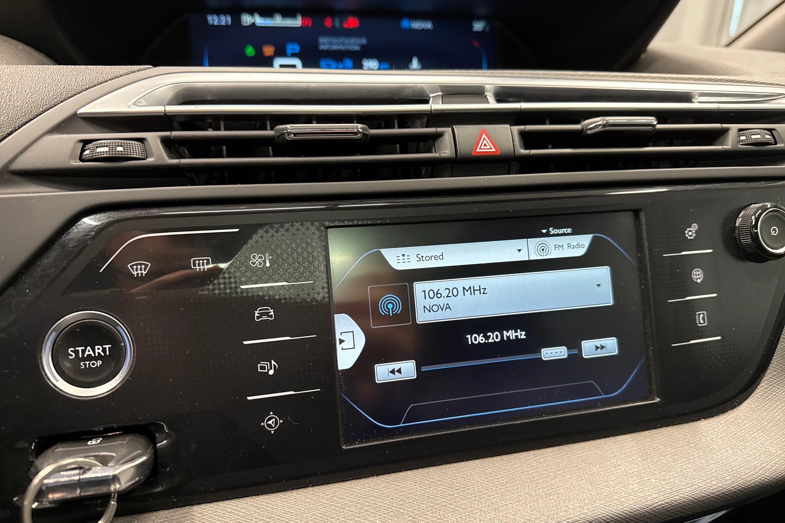 harmaa Citroën Grand C4 Picasso 2016 kuva 19.
