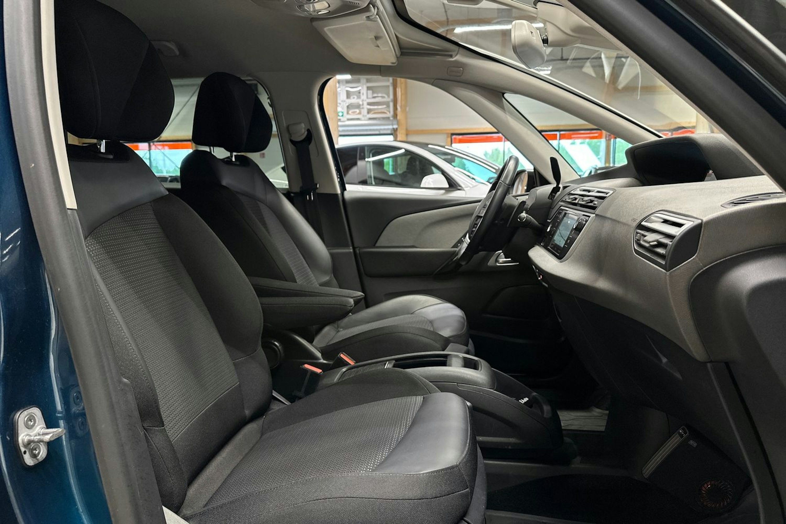 sininen Citroën Grand C4 Spacetourer 2021 kuva 13.