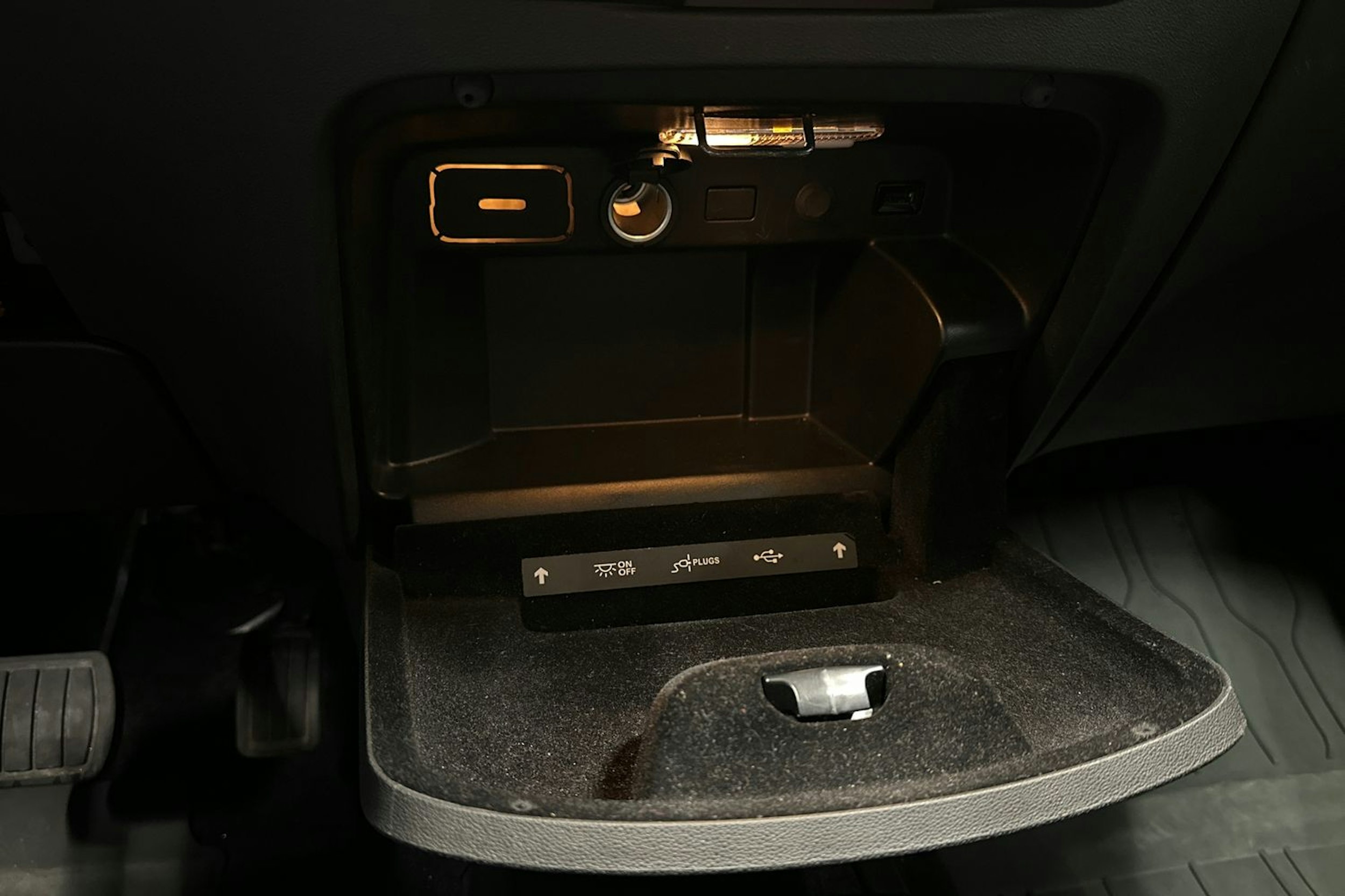 sininen Citroën Grand C4 Spacetourer 2021 kuva 26.
