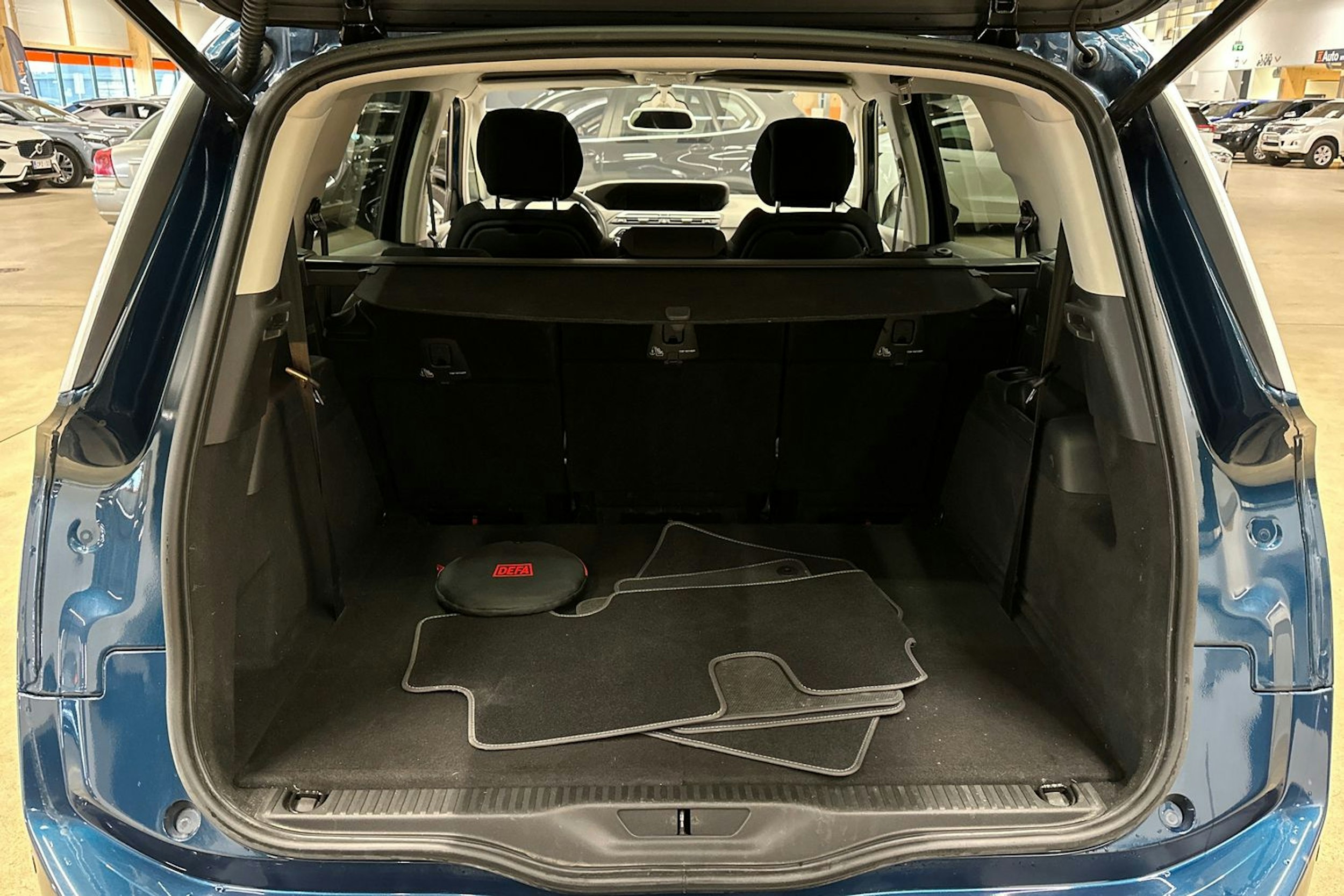 sininen Citroën Grand C4 Spacetourer 2021 kuva 32.
