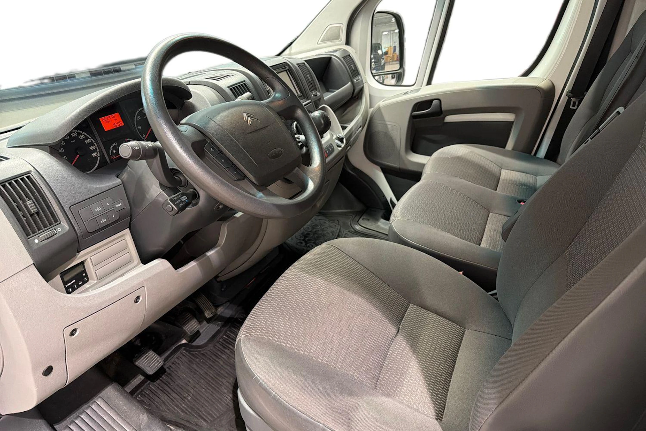 Valkoinen Citroën Jumper 2009 kuva 8.