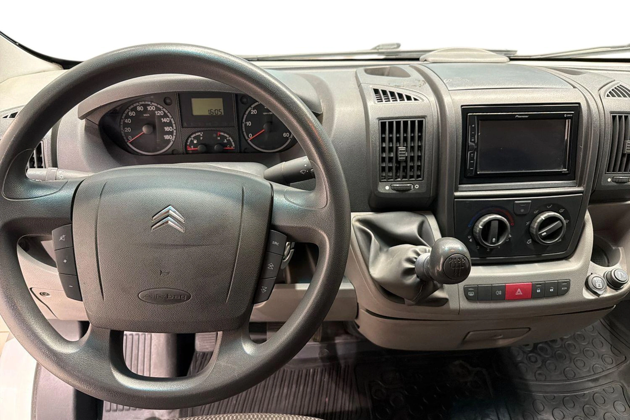 Valkoinen Citroën Jumper 2009 kuva 9.