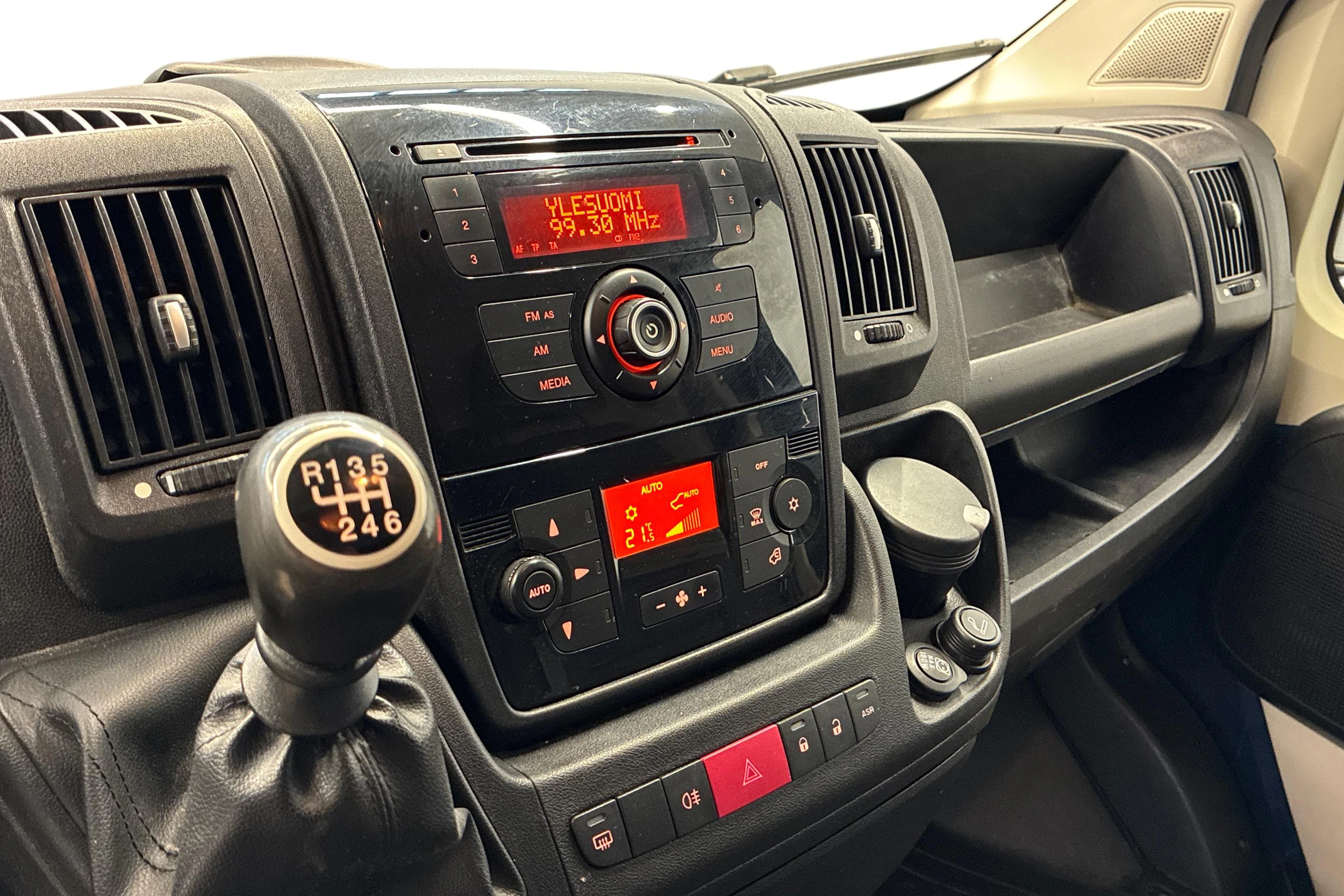 sininen Citroën Jumper 2014 kuva 9.