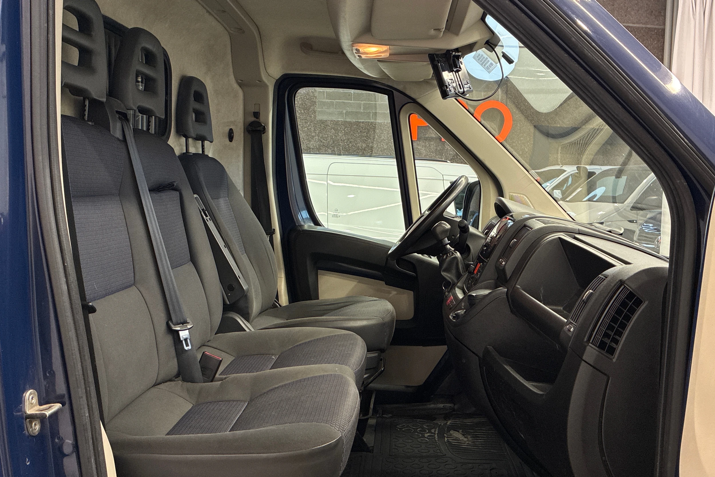 sininen Citroën Jumper 2014 kuva 10.