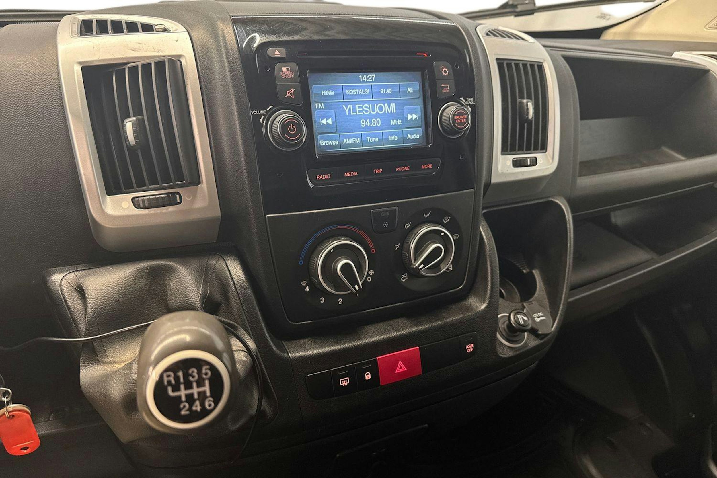 harmaa Citroën Jumper 2017 kuva 10.