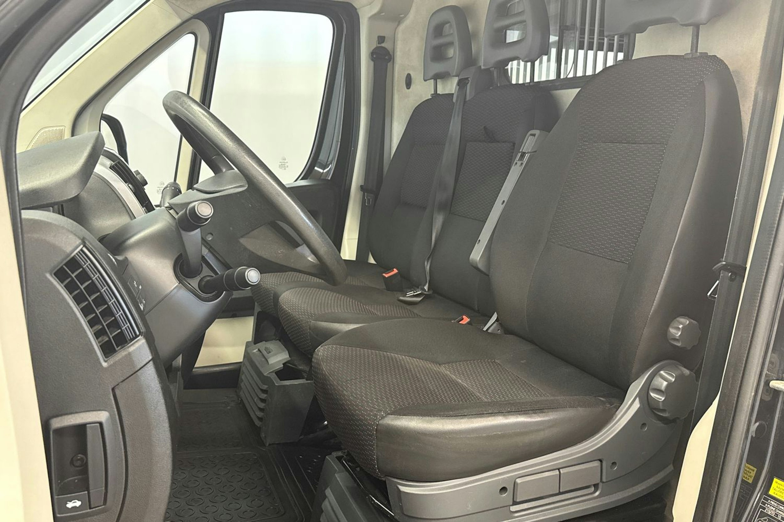 harmaa Citroën Jumper 2017 kuva 15.