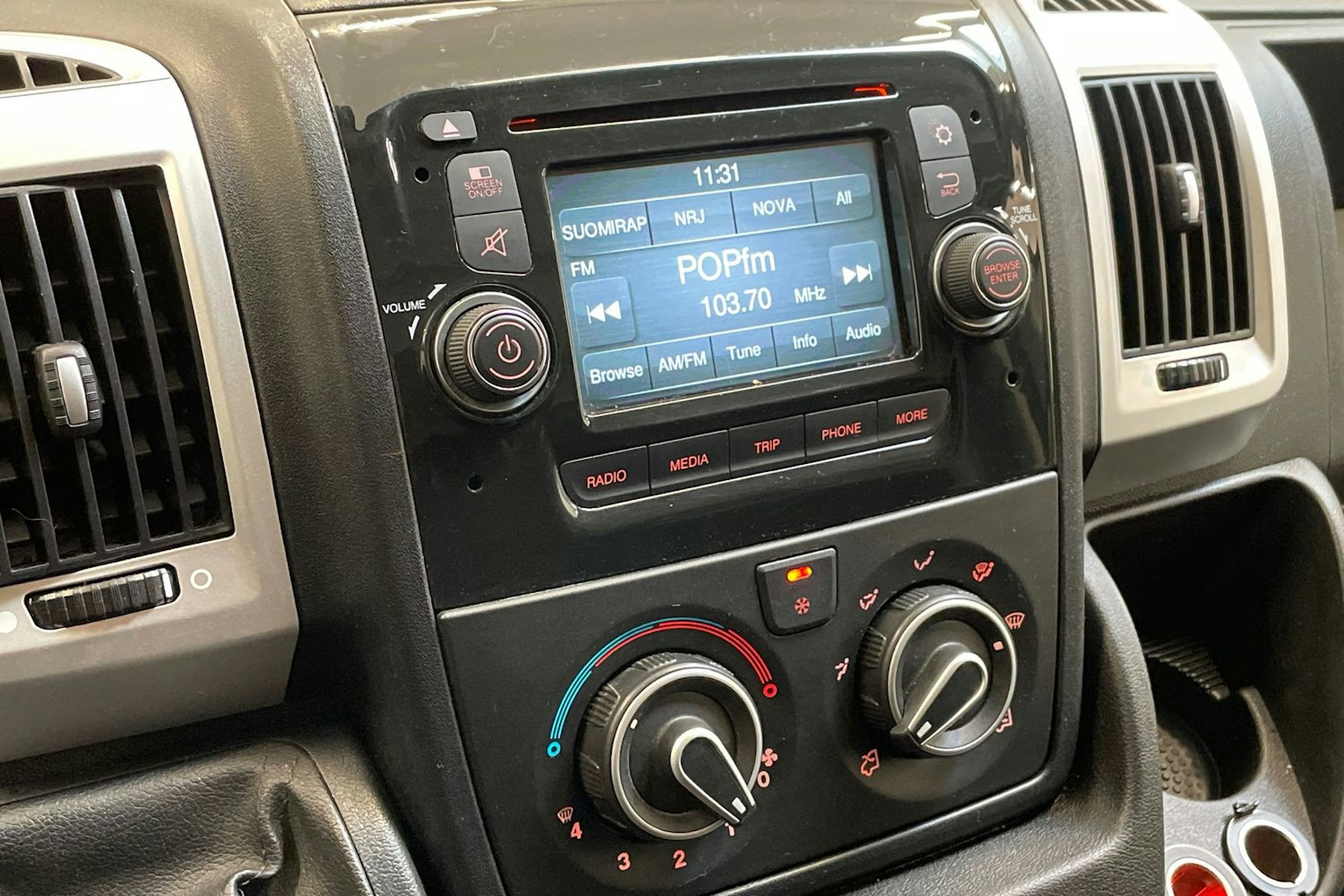 valkoinen Citroën Jumper 2018 kuva 20.