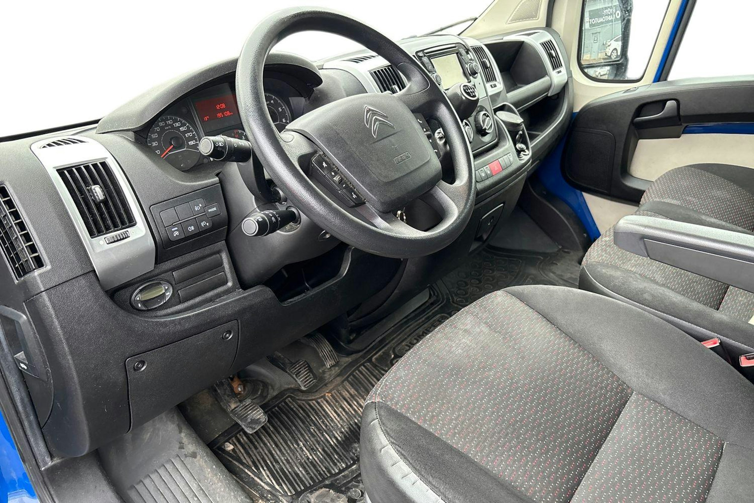 sininen Citroën Jumper 2018 kuva 3.