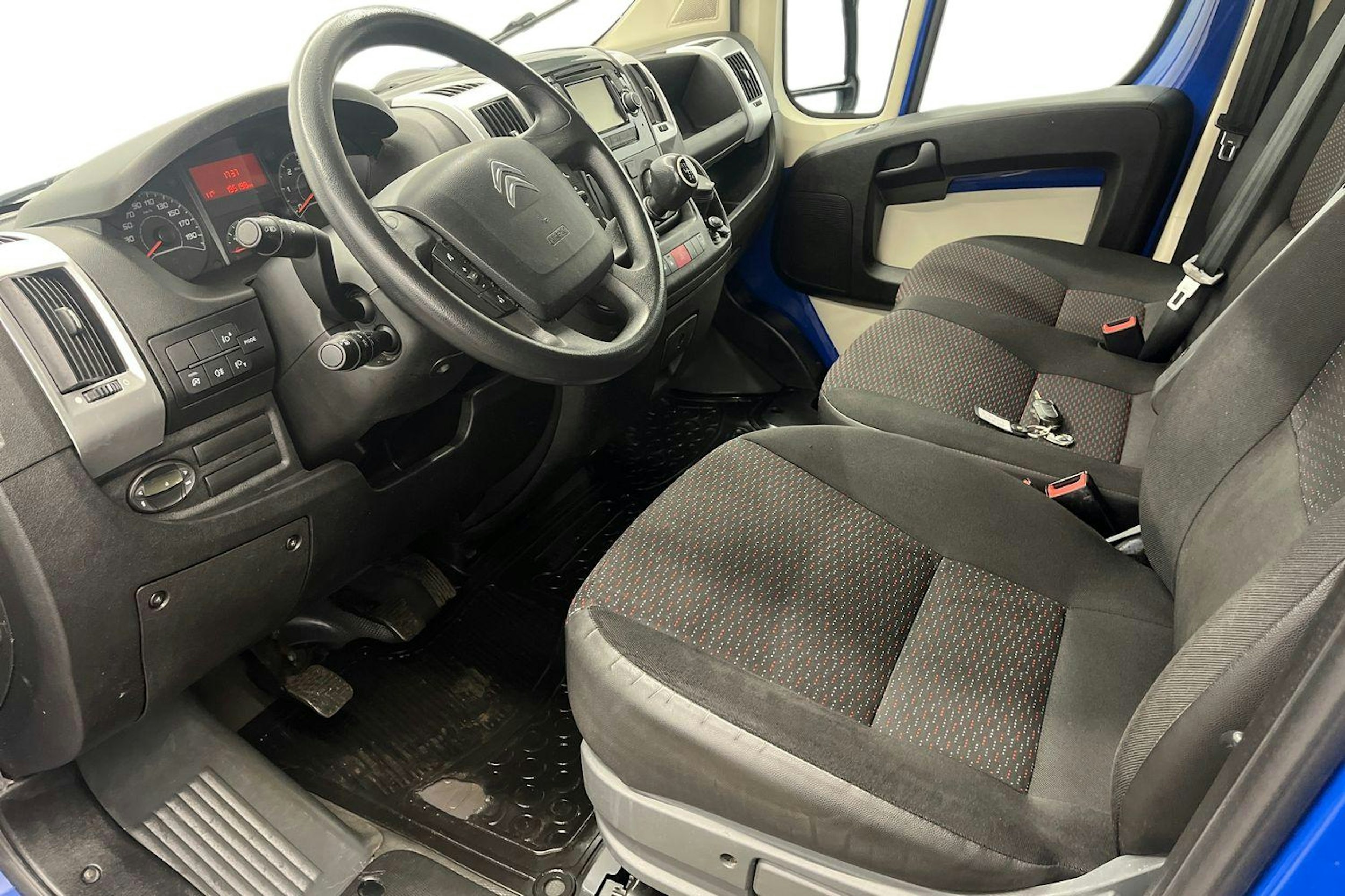 sininen Citroën Jumper 2018 kuva 8.