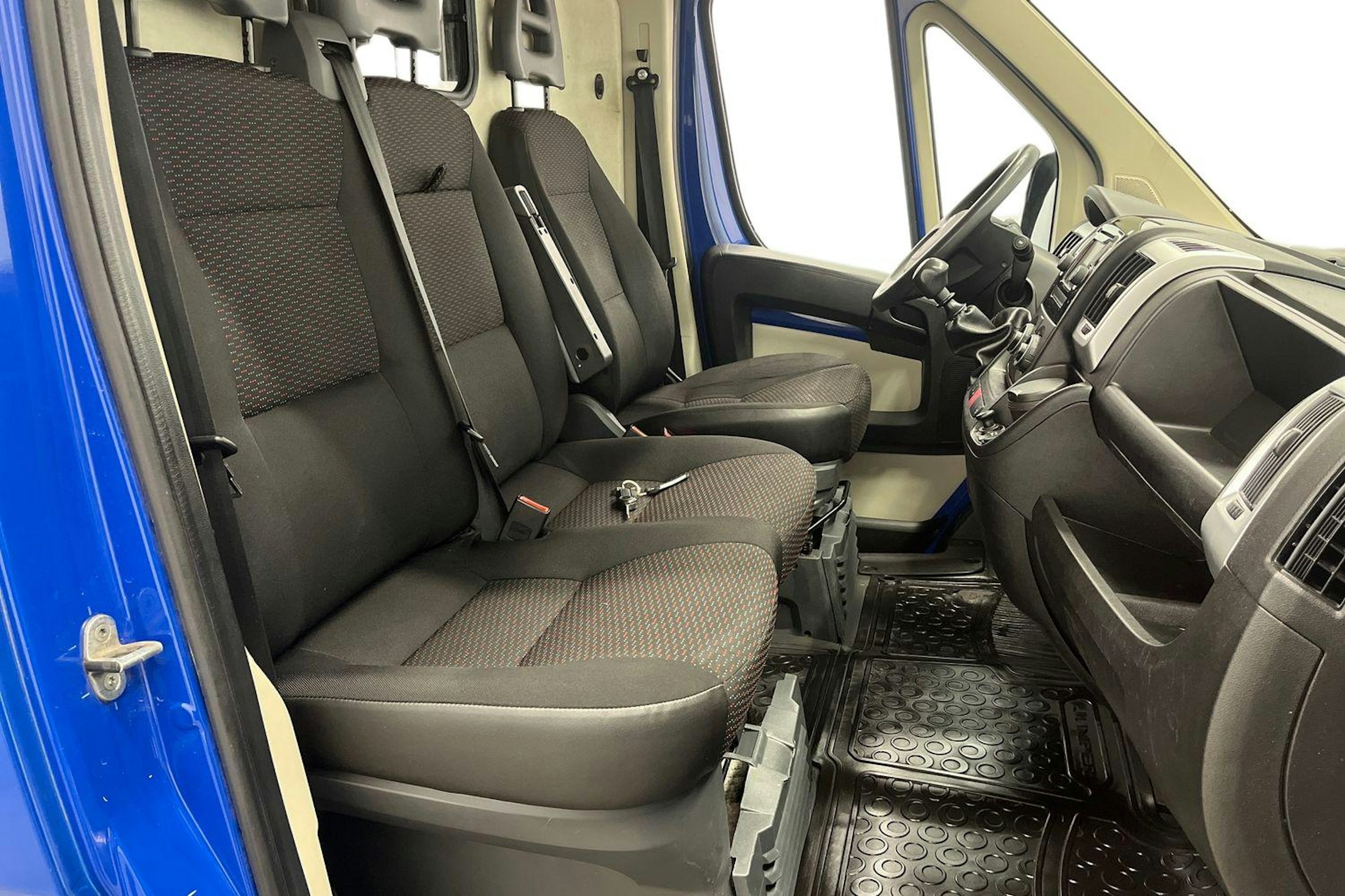 sininen Citroën Jumper 2018 kuva 11.