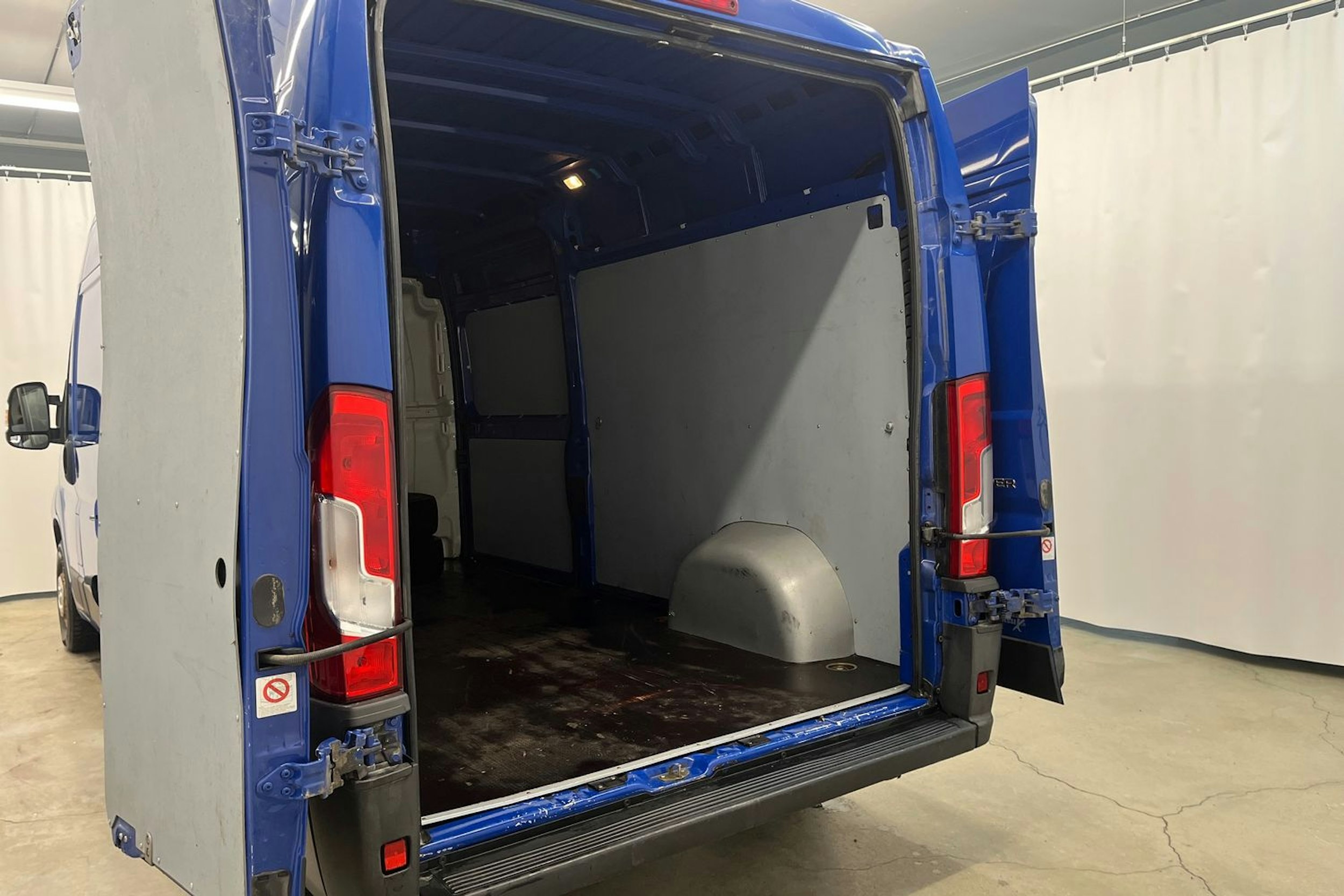 sininen Citroën Jumper 2018 kuva 15.