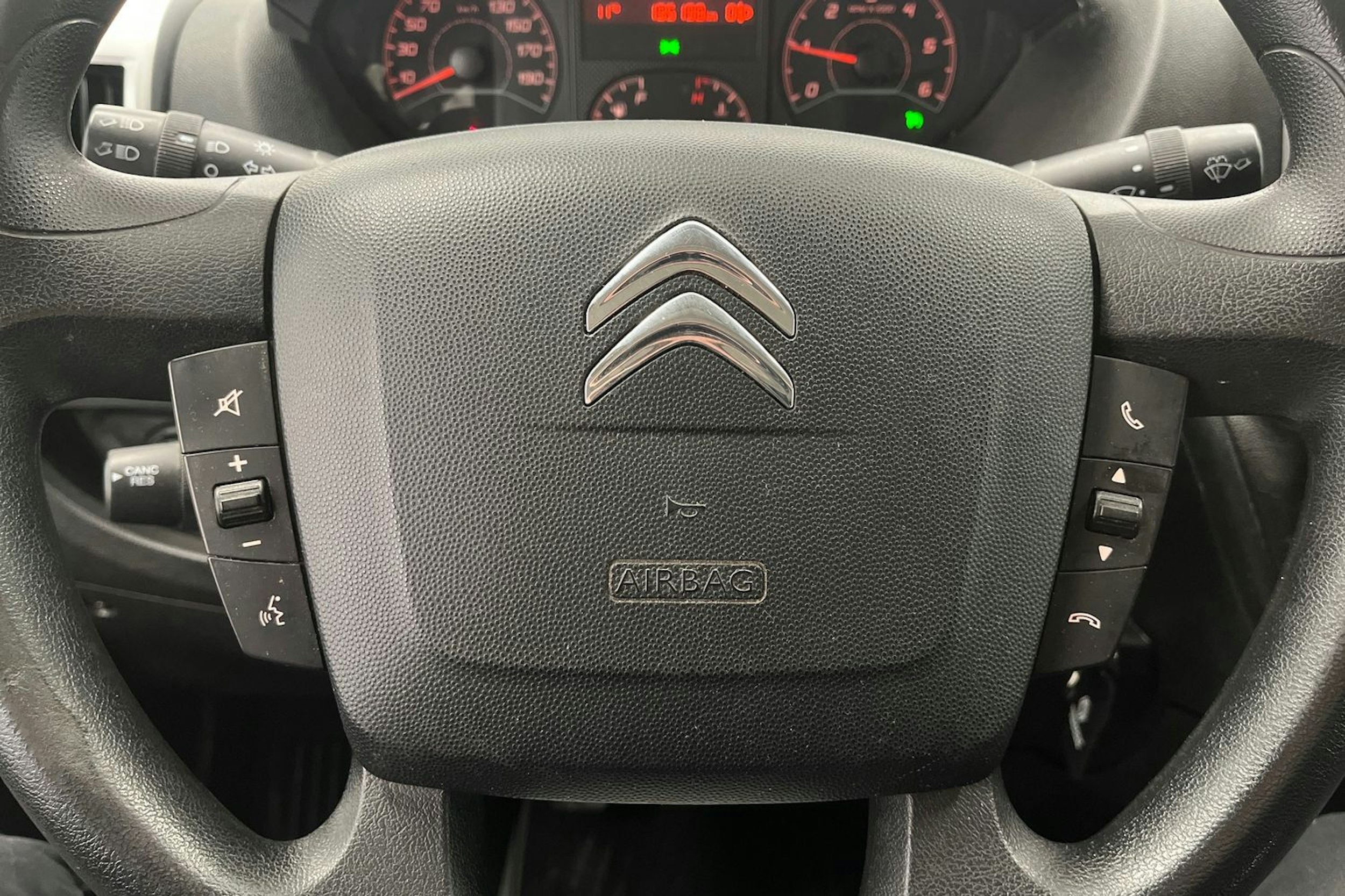 sininen Citroën Jumper 2018 kuva 25.