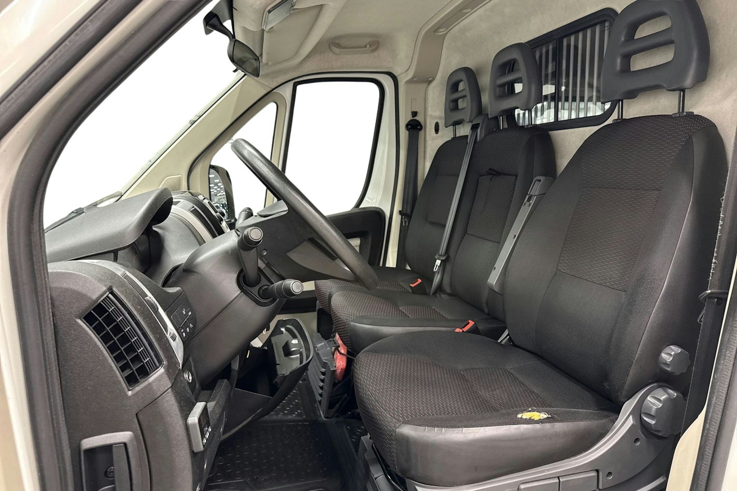 valkoinen Citroën Jumper 2019 kuva 7.