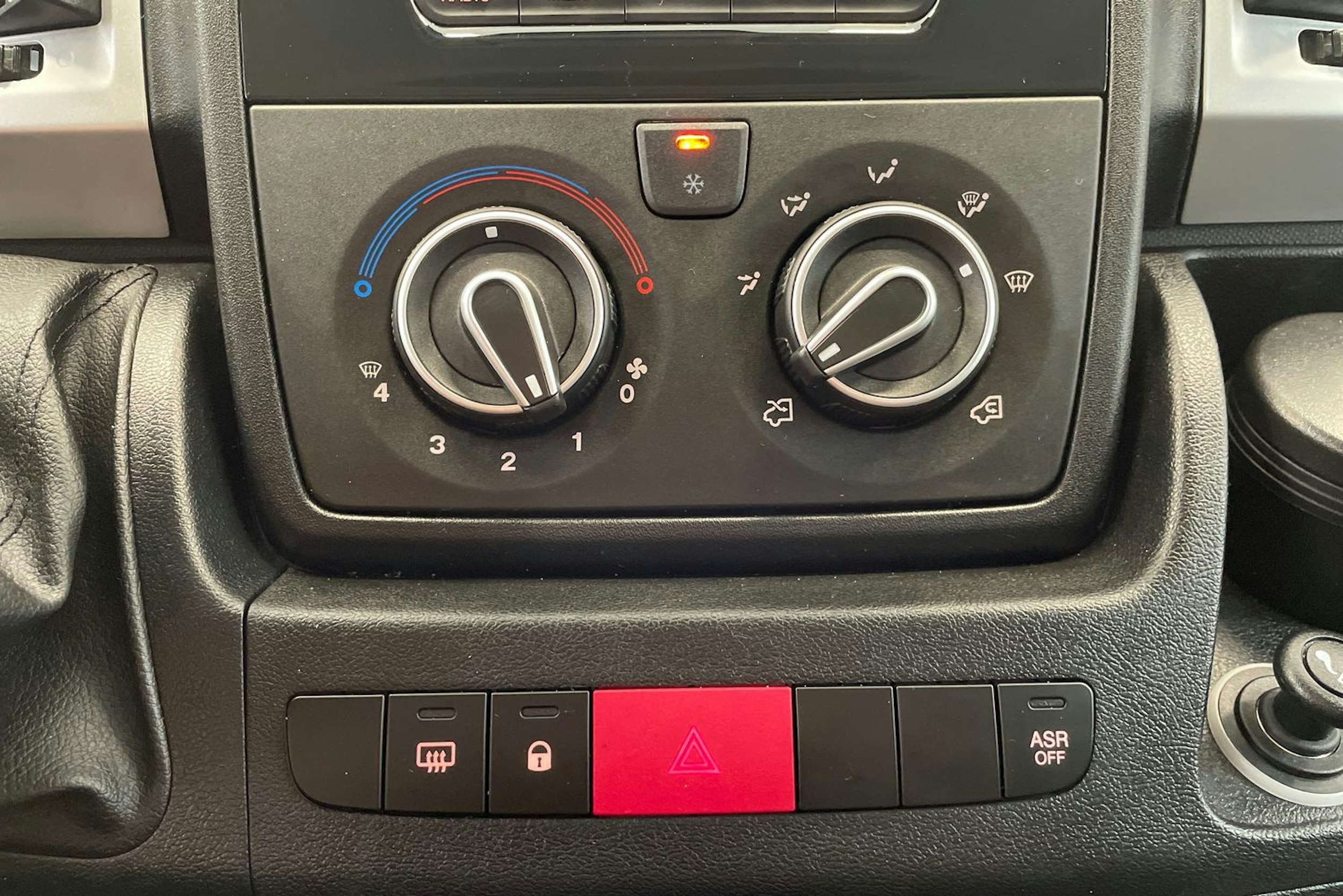 valkoinen Citroën Jumper 2020 kuva 19.