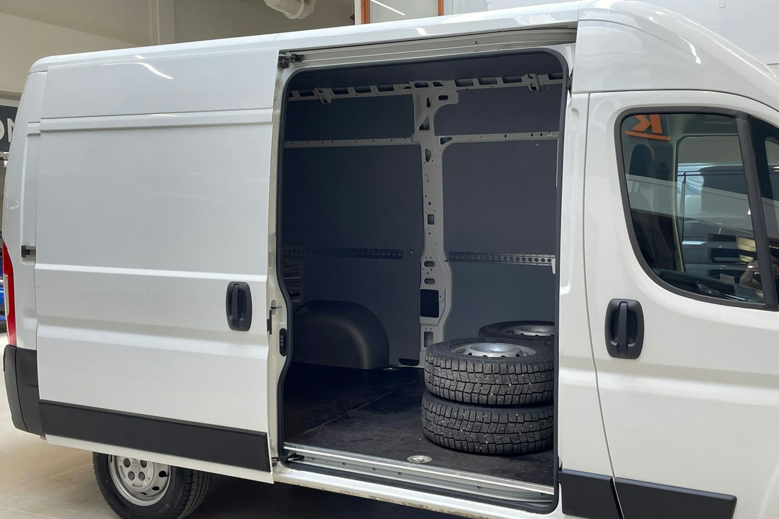valkoinen Citroën Jumper 2020 kuva 23.