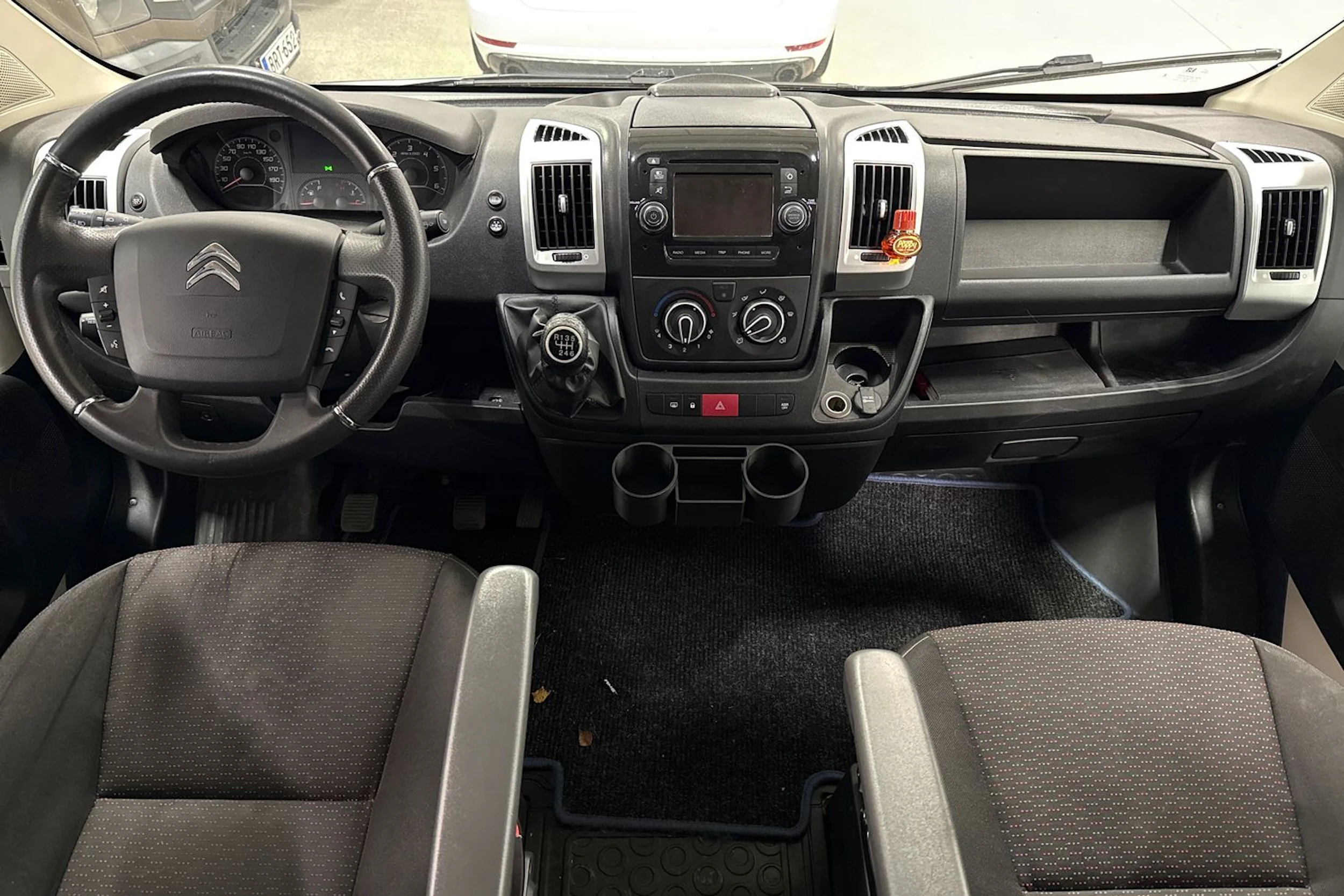 harmaa Citroën Jumper 2020 kuva 5.
