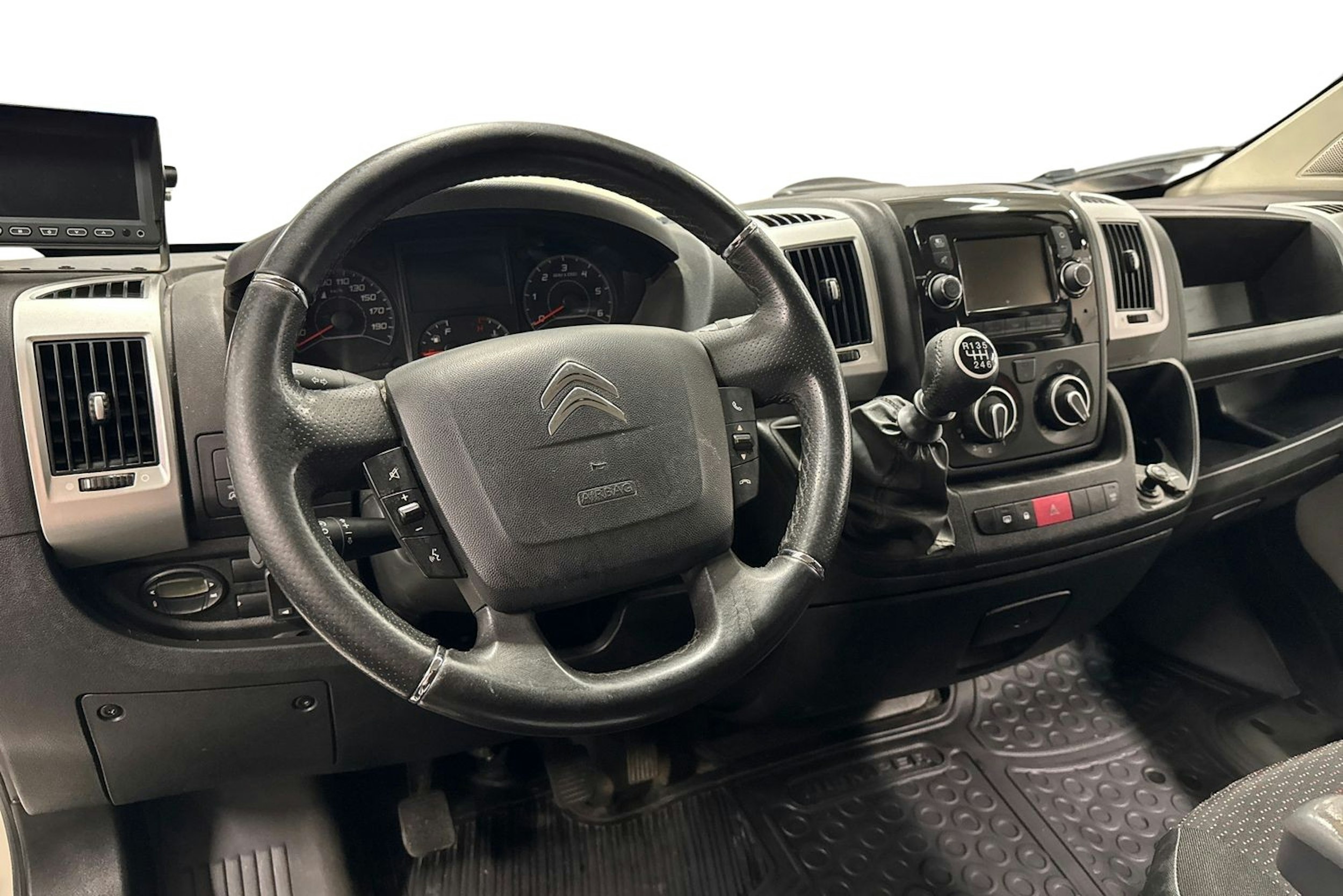 Valkoinen Citroën Jumper 2020 kuva 9.