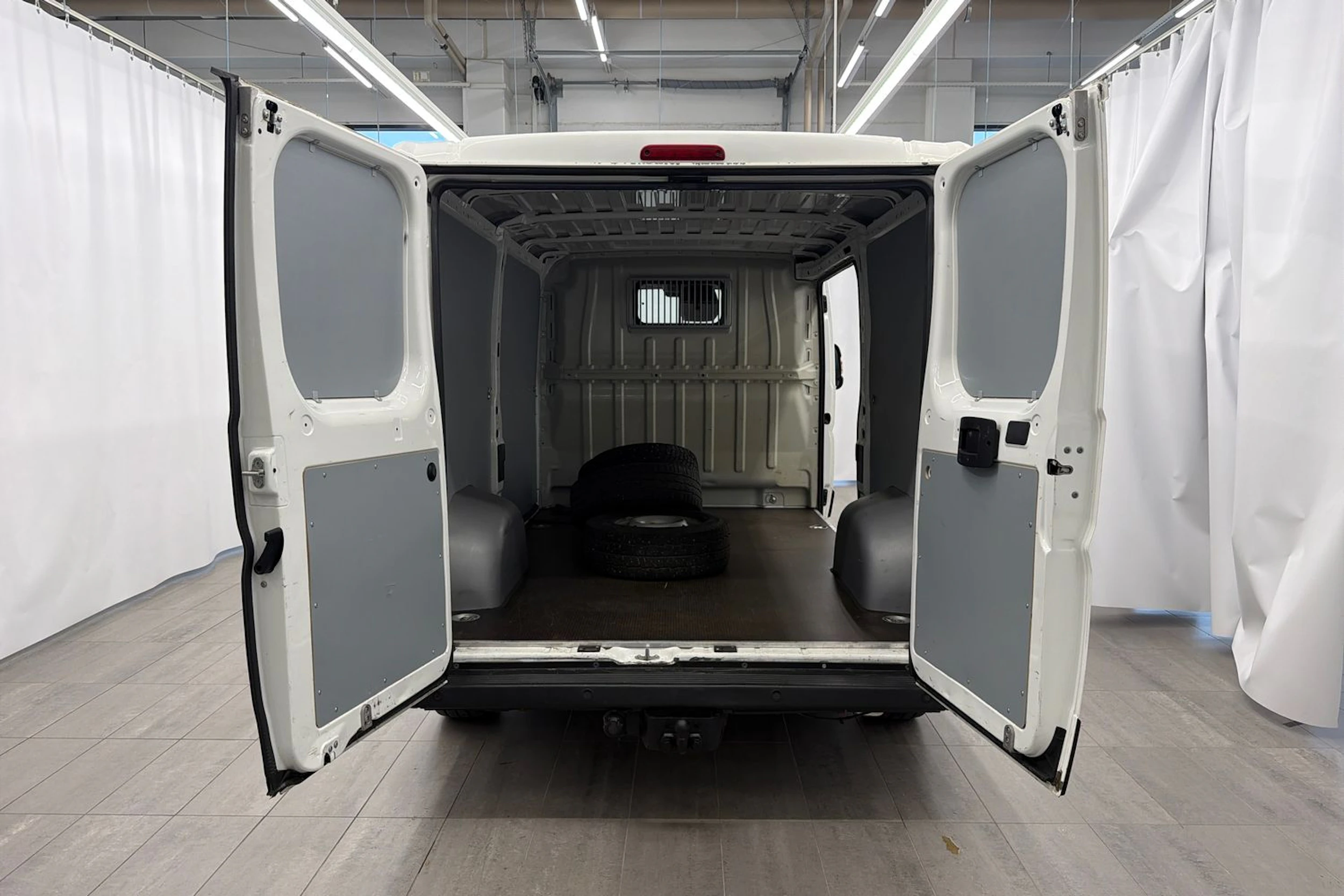 valkoinen Citroën Jumper 2021 kuva 11.