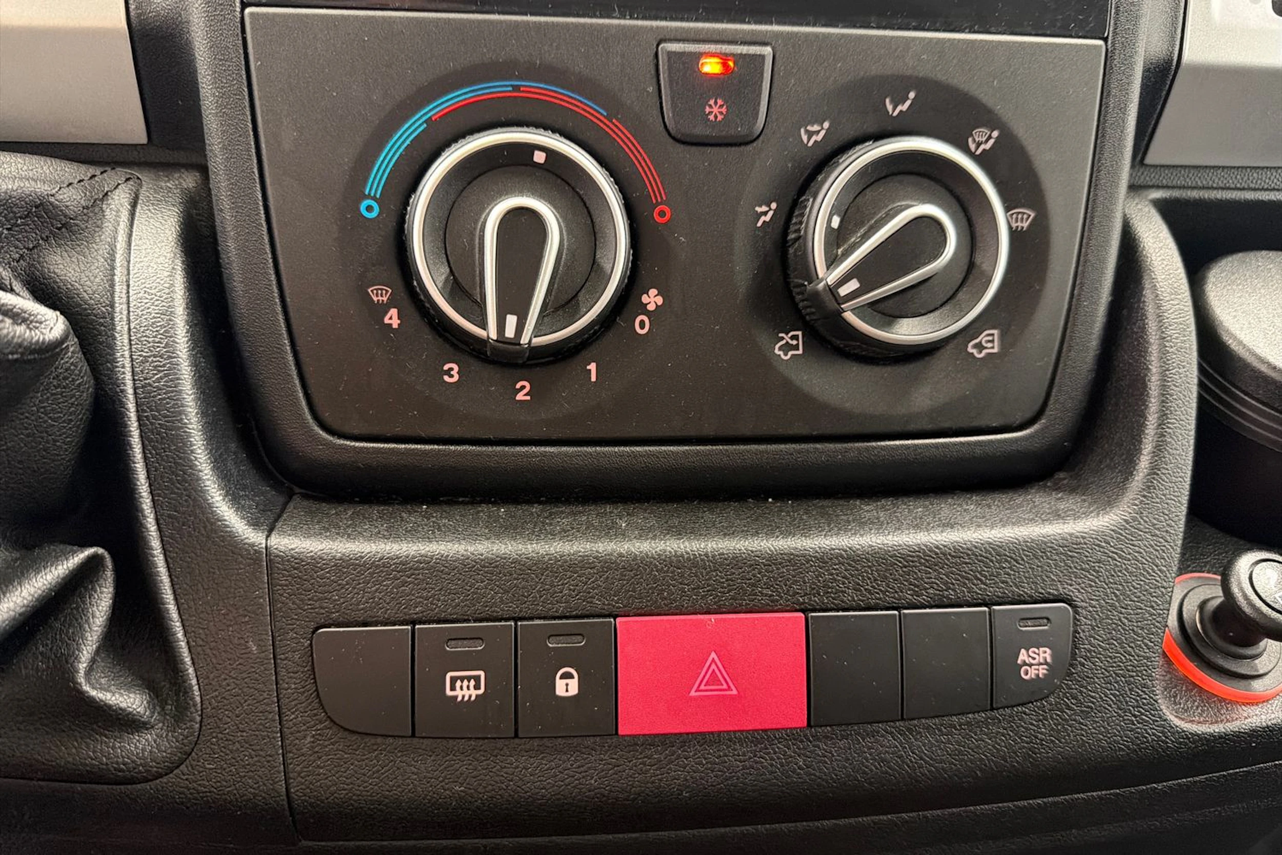 valkoinen Citroën Jumper 2021 kuva 17.