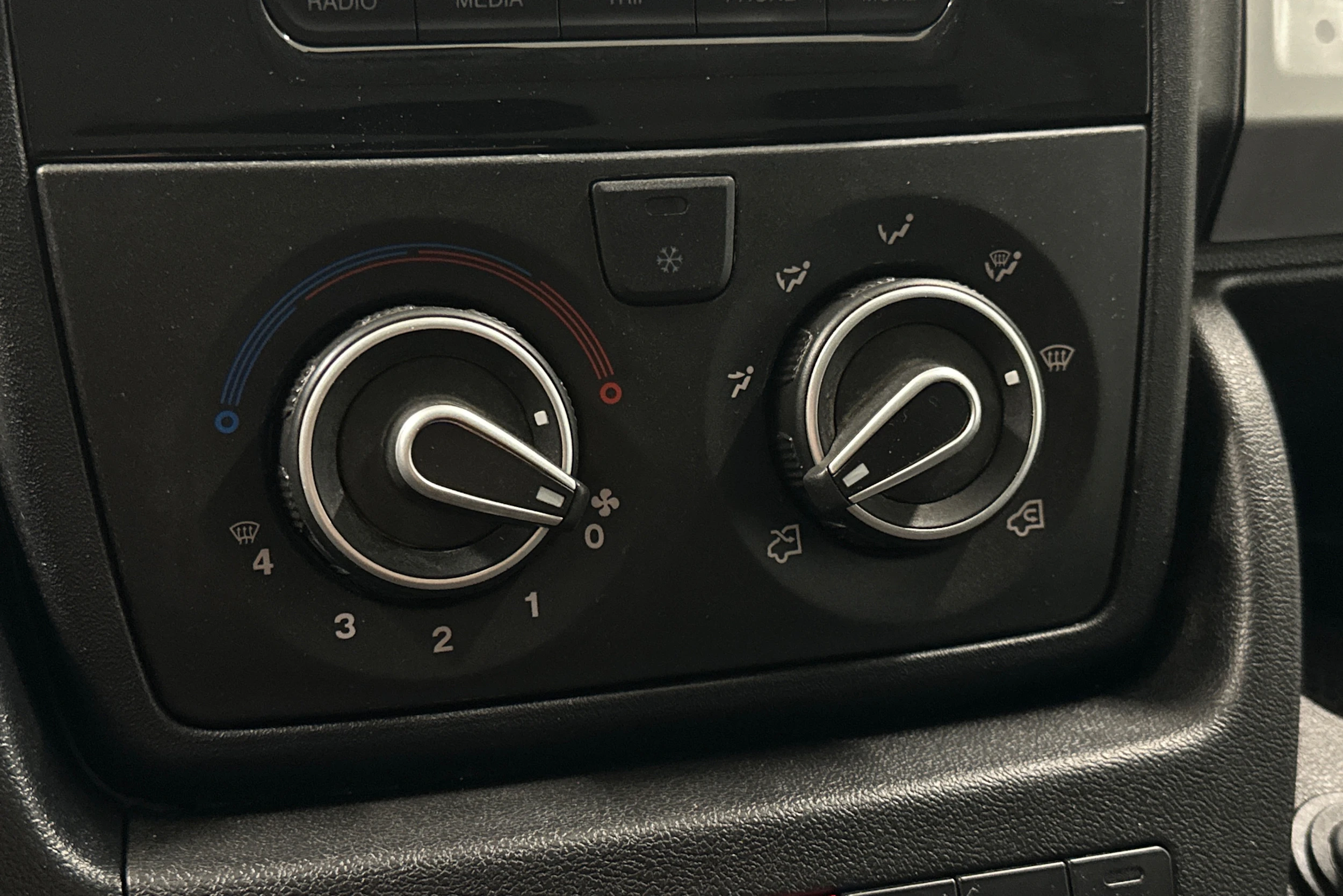 valkoinen Citroën Jumper 2021 kuva 22.