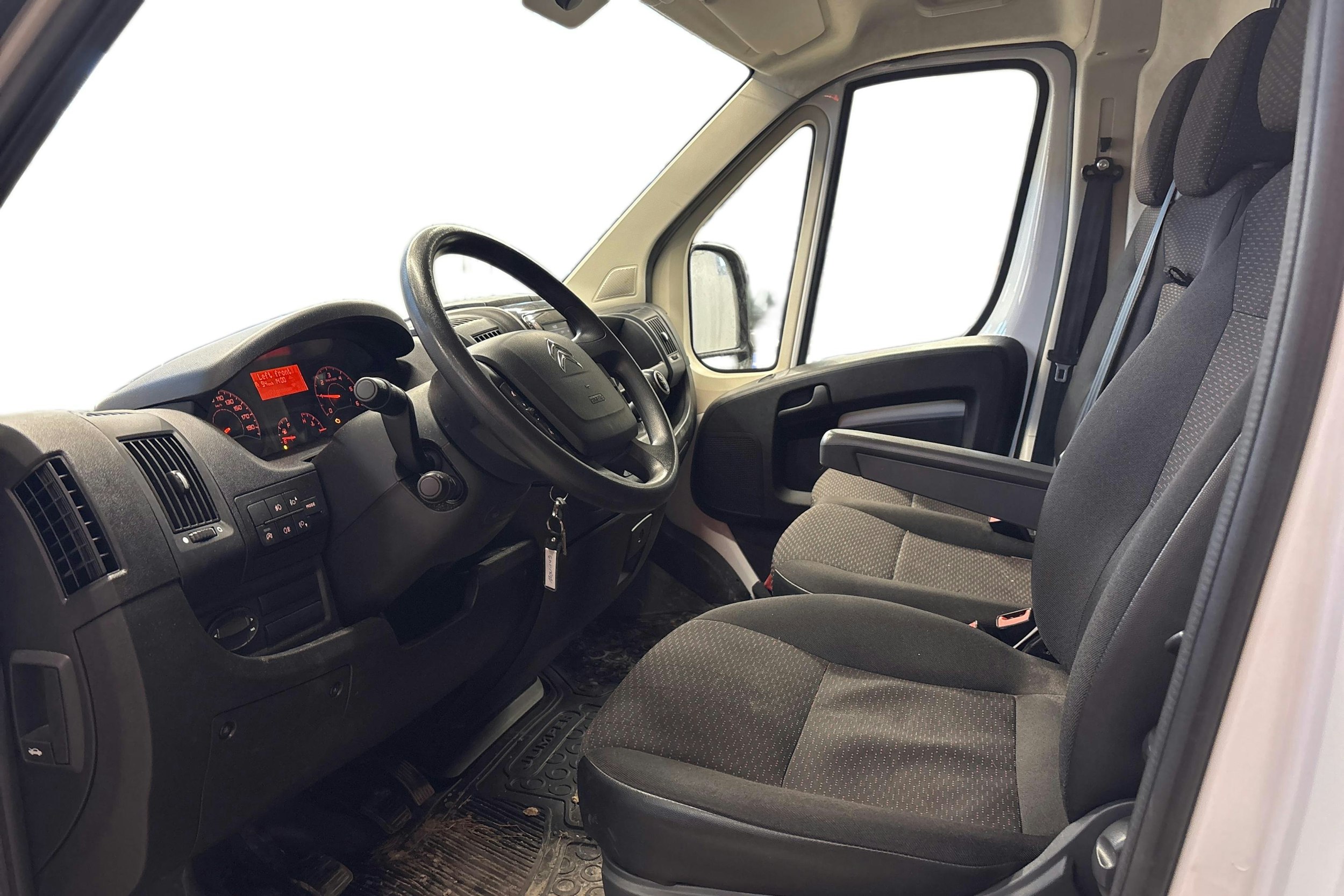 valkoinen Citroën Jumper 2022 kuva 8.