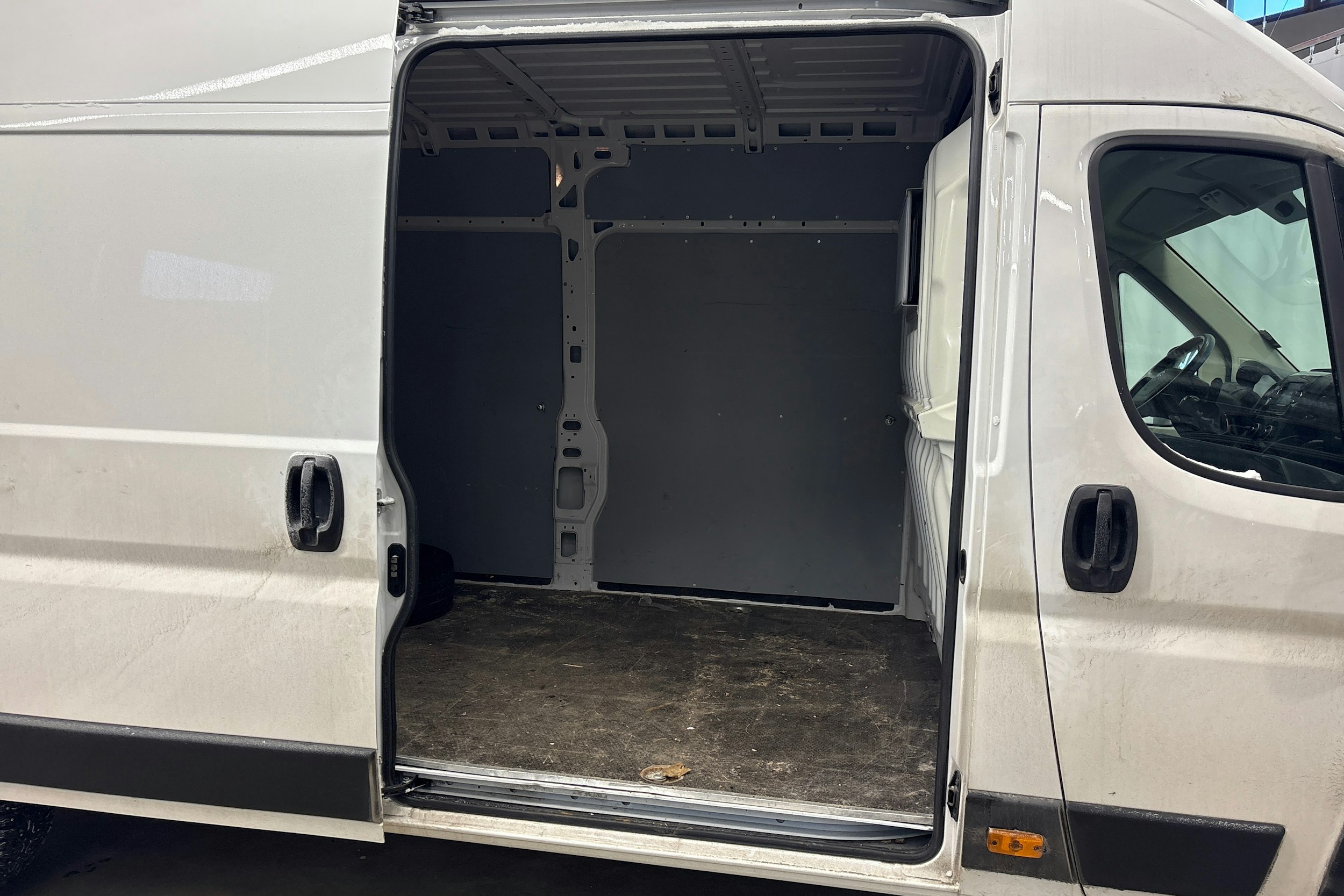 valkoinen Citroën Jumper 2022 kuva 13.