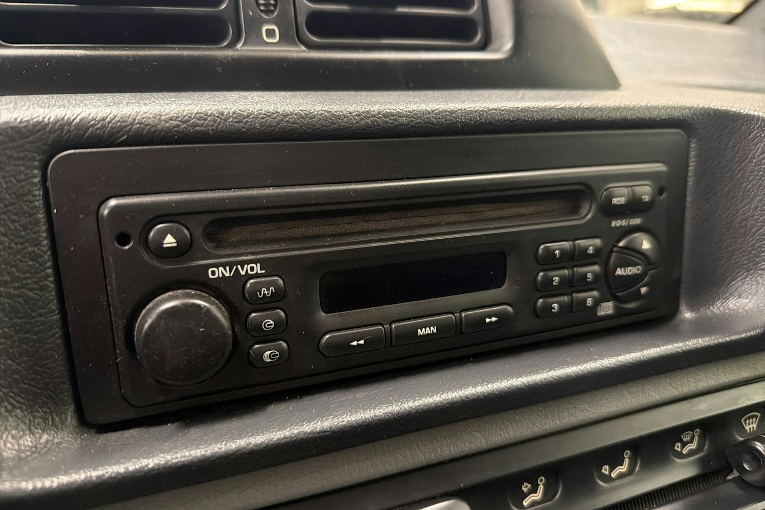 punainen Citroën Jumpy 2005 kuva 12.