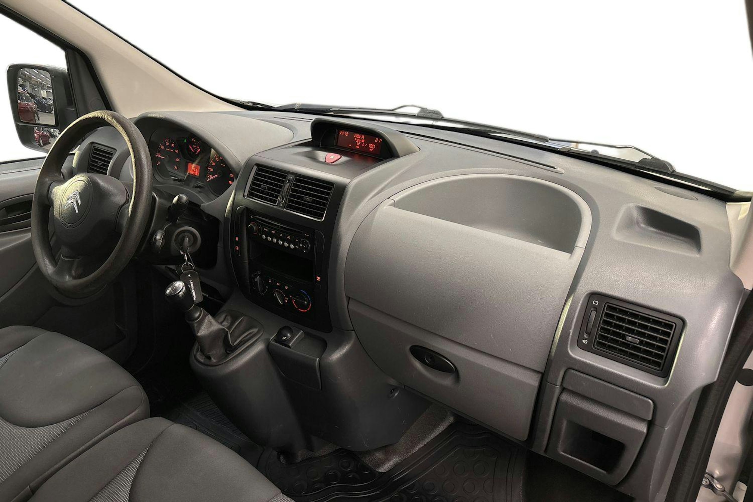 Hopea Citroën Jumpy 2013 kuva 9.