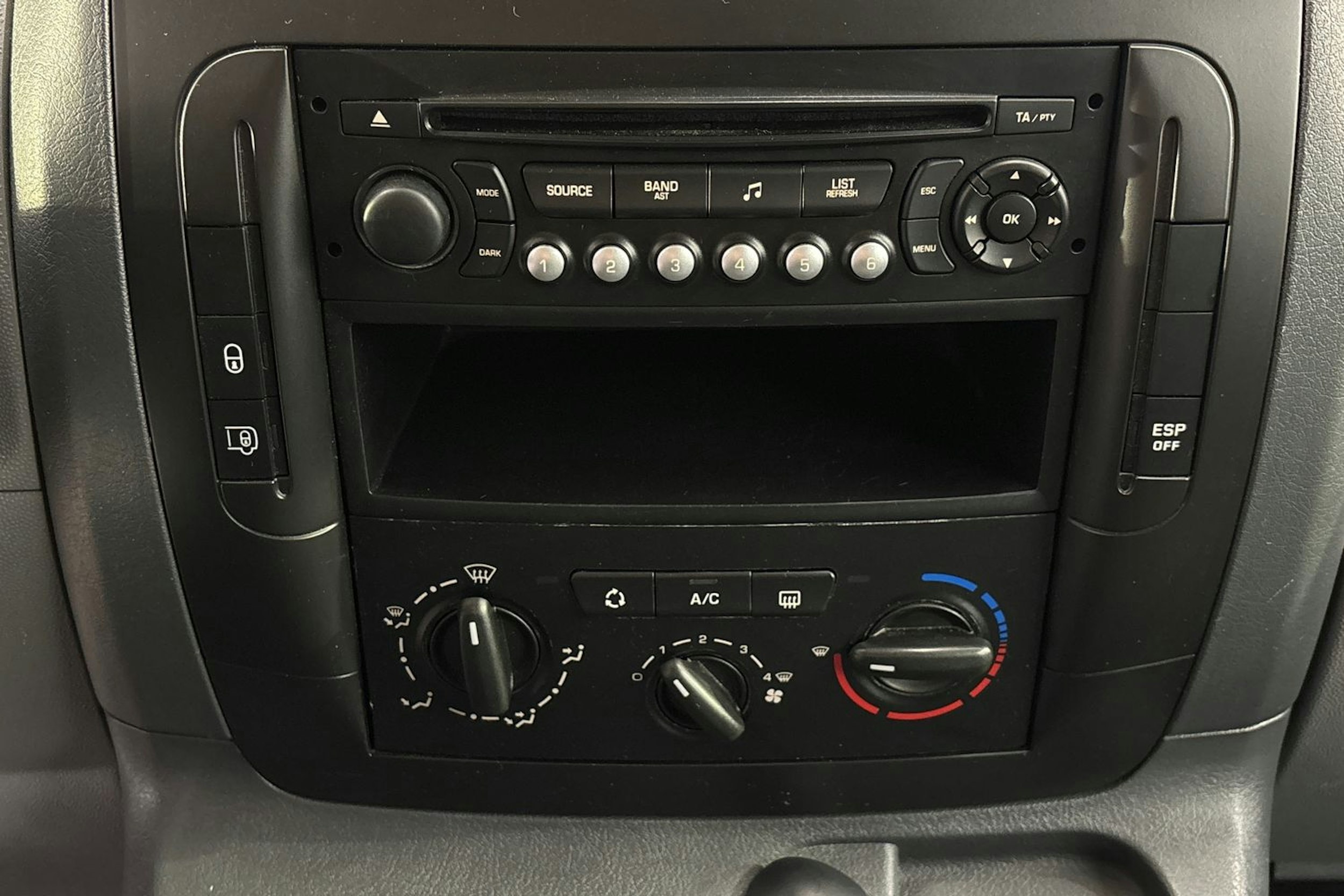 Hopea Citroën Jumpy 2013 kuva 19.