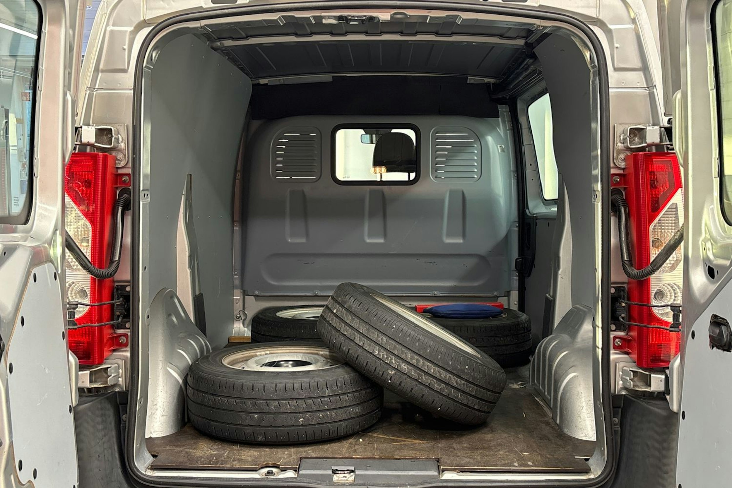 Hopea Citroën Jumpy 2013 kuva 20.