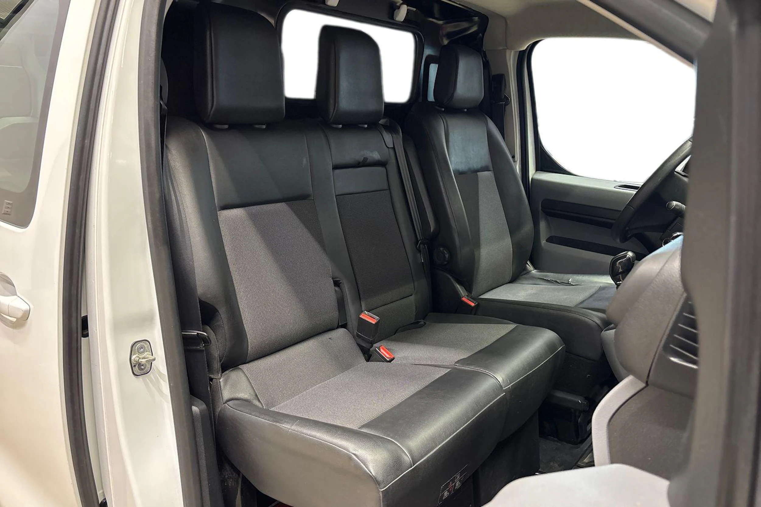 valkoinen Citroën Jumpy 2016 kuva 8.