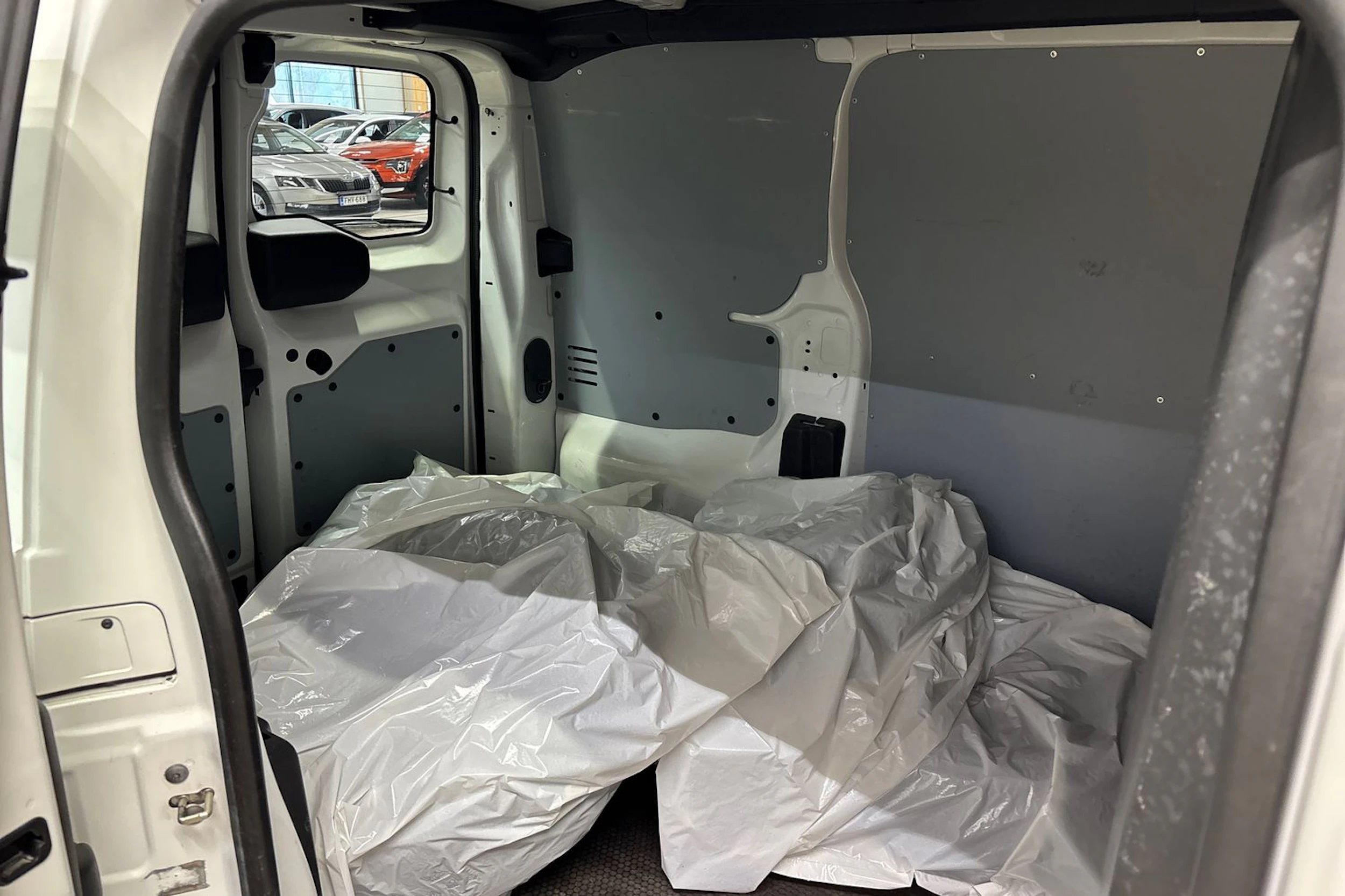 valkoinen Citroën Jumpy 2016 kuva 21.