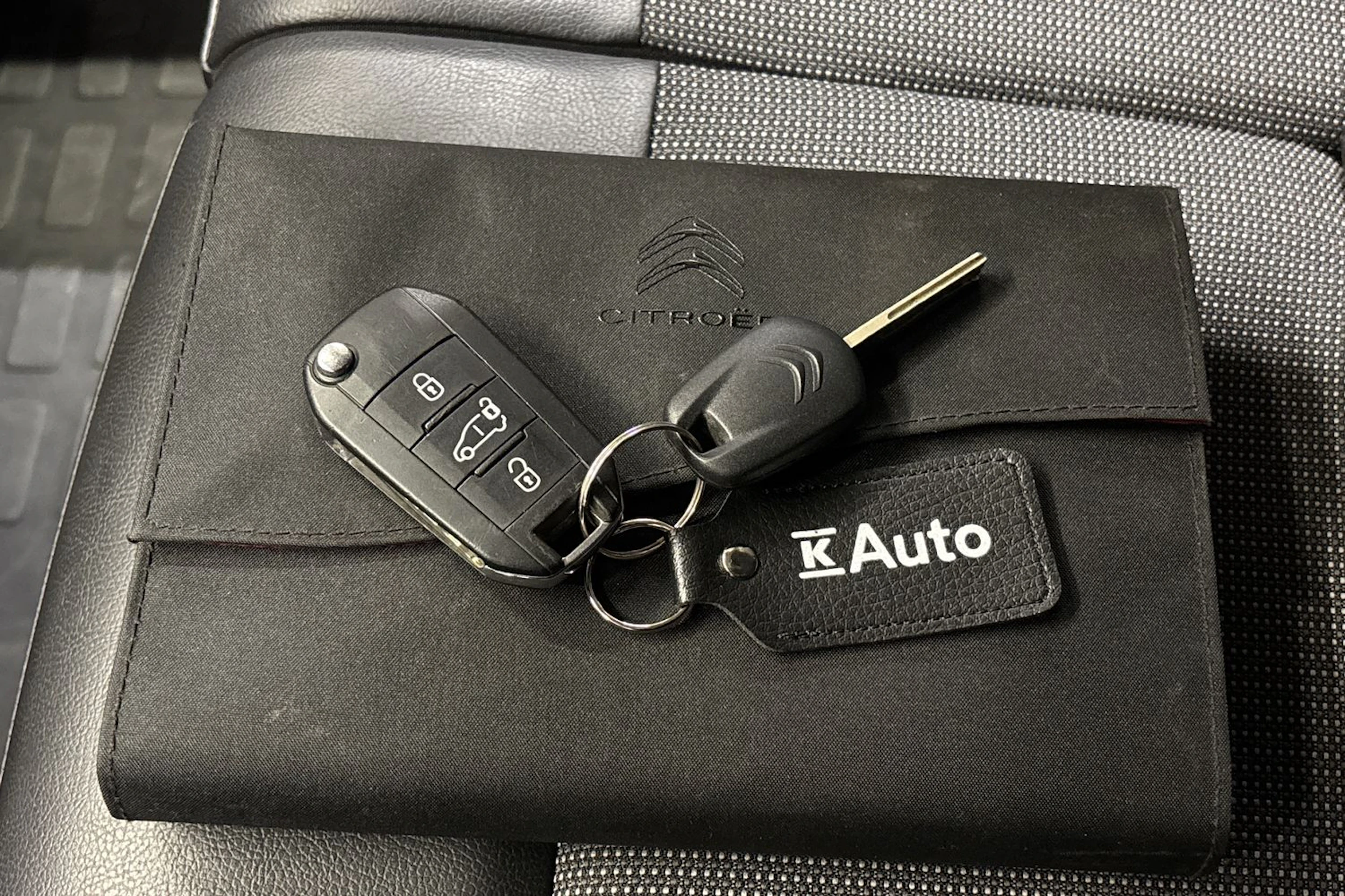 valkoinen Citroën Jumpy 2016 kuva 27.