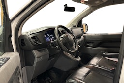 valkoinen Citroën Jumpy 2017 kuva 3.