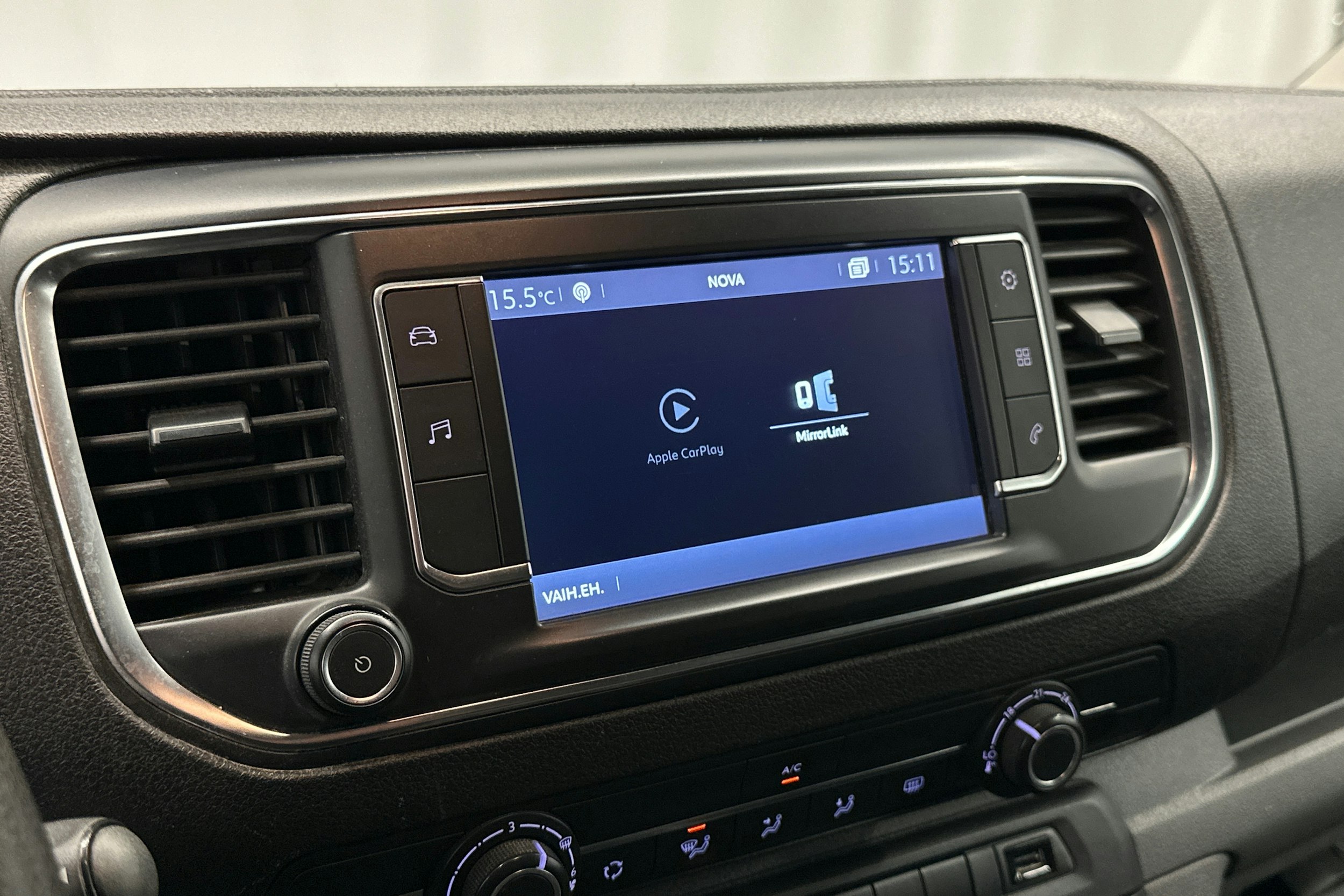 valkoinen Citroën Jumpy 2017 kuva 16.