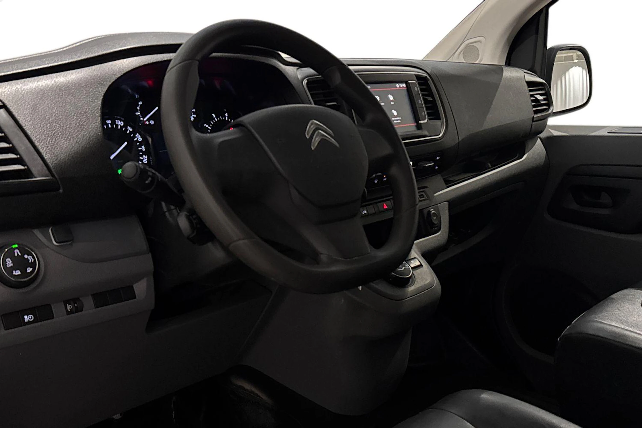valkoinen Citroën Jumpy 2018 kuva 8.