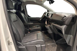 valkoinen Citroën Jumpy 2018 kuva 11.