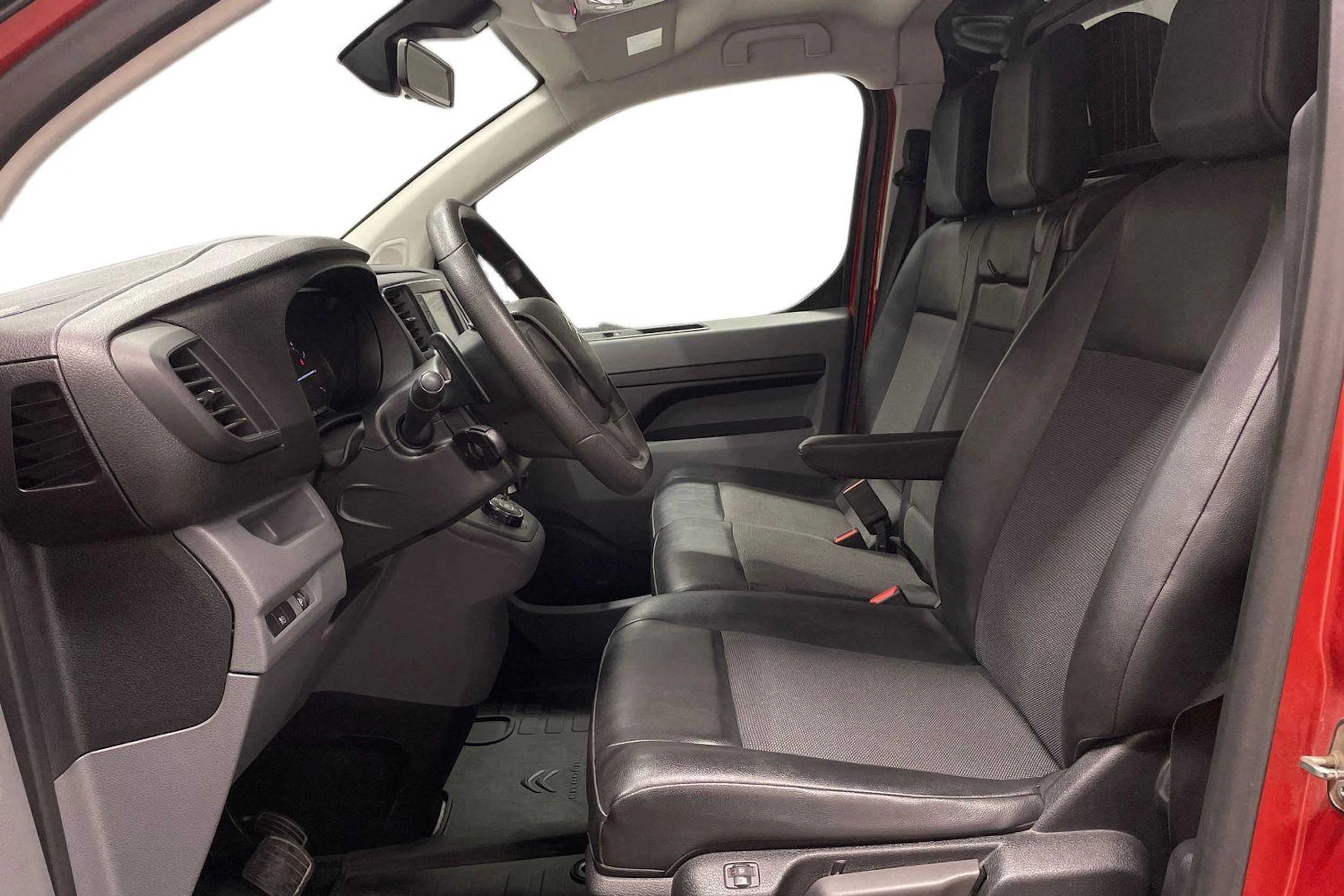punainen Citroën Jumpy 2018 kuva 8.