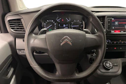 punainen Citroën Jumpy 2018 kuva 9.