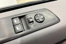 valkoinen Citroën Jumpy 2019 kuva 16.